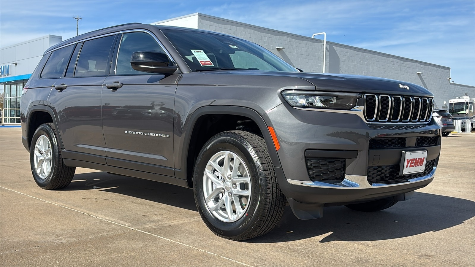 2025 Jeep Grand Cherokee L Laredo's photo