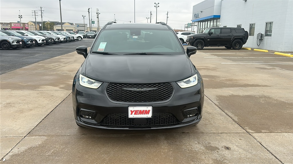 New 2026 Chrysler Pacifica SELECT Passenger Van