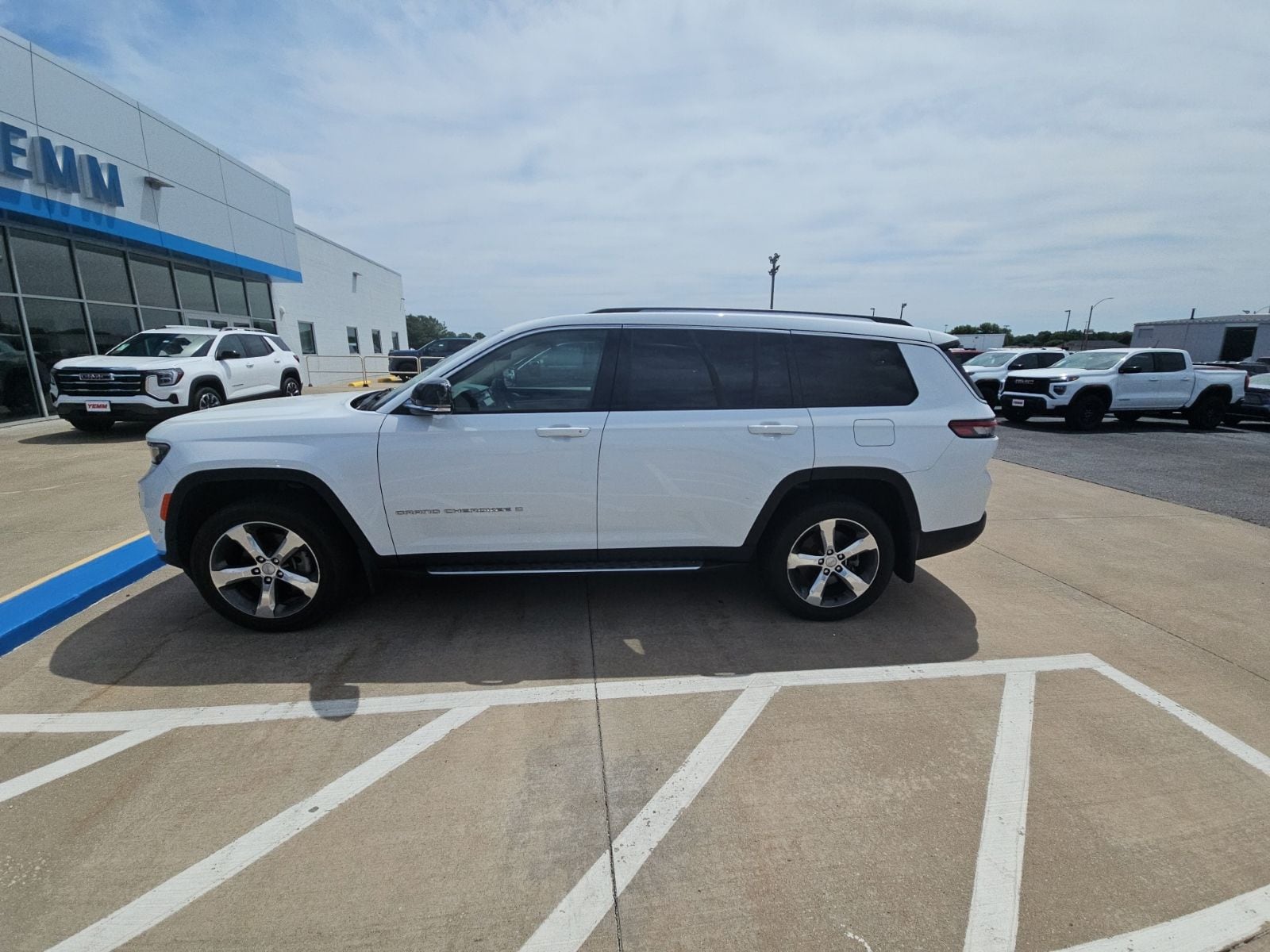 2022 Jeep Grand Cherokee L Limited 4x4's photo