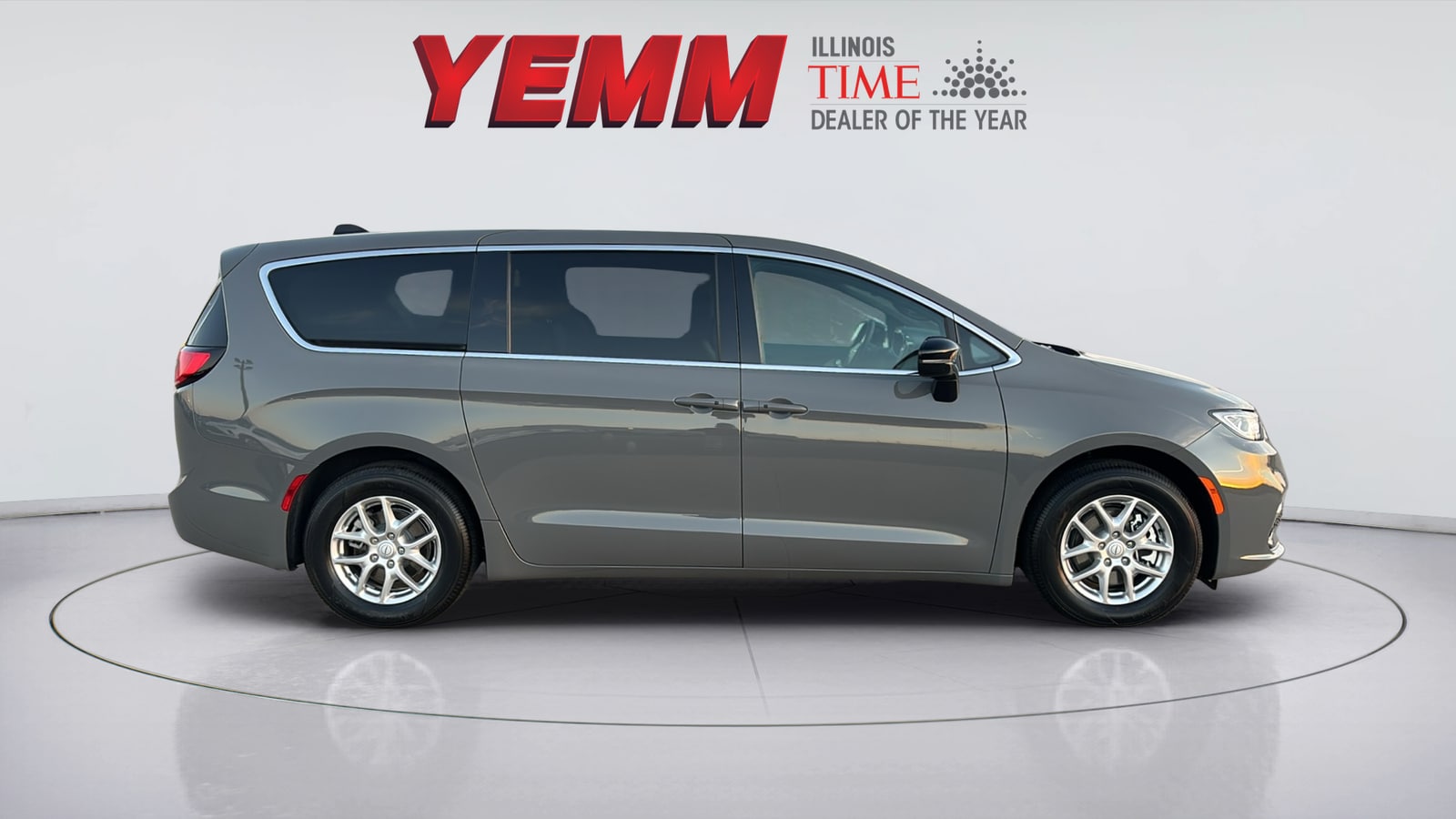 2025 Chrysler Pacifica Select - Photo 12