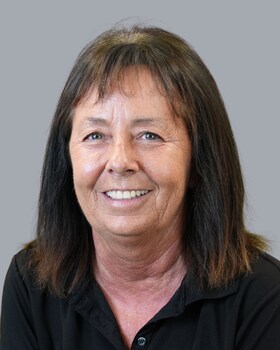 Staff member Michele Standard from ID_9f841e21e76c
