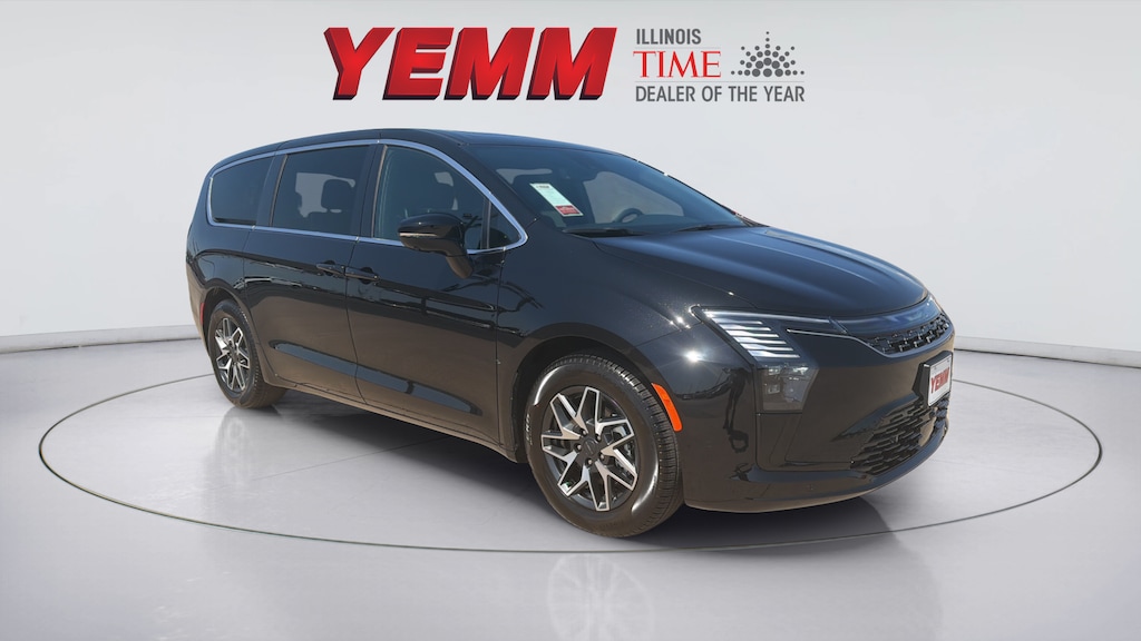New 2027 Chrysler Pacifica LIMITED Passenger Van