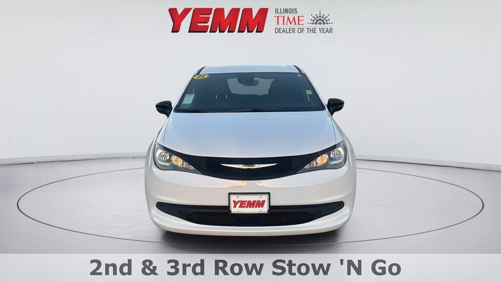 Used 2025 Chrysler Voyager LX Minivan/Van