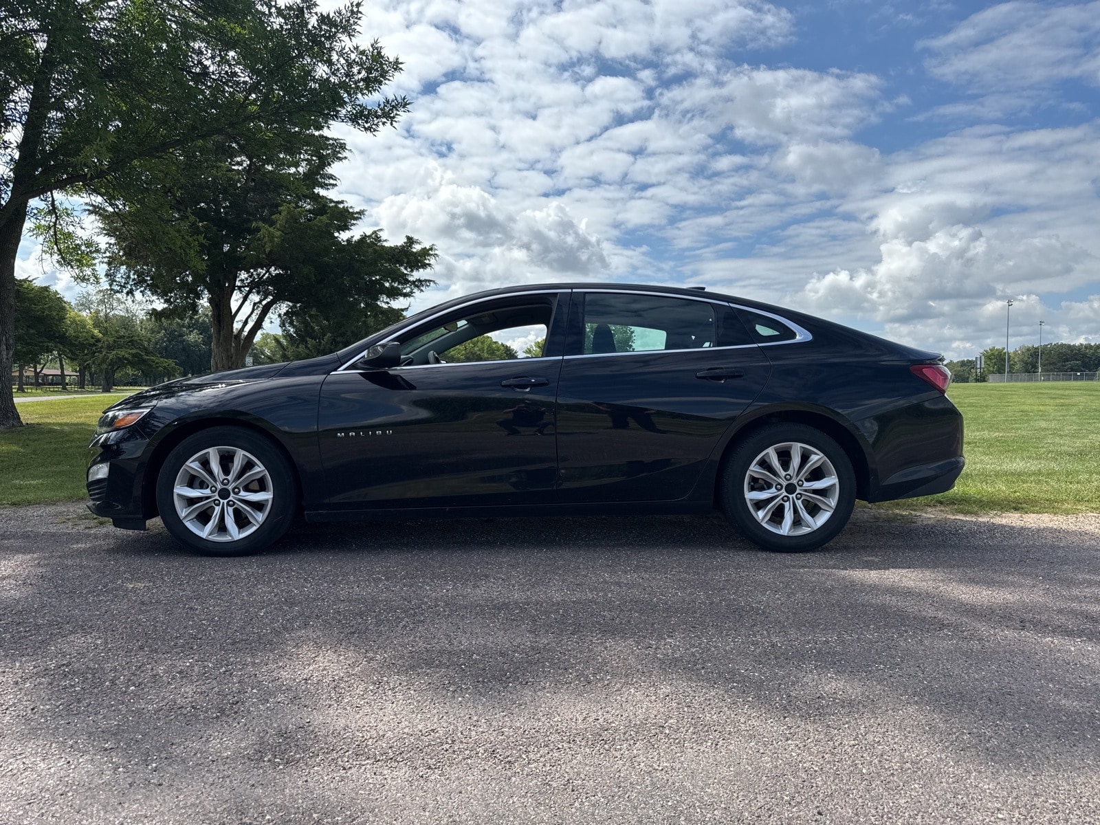 Used 2019 Chevrolet Malibu 1LT with VIN 1G1ZD5ST7KF119088 for sale in Galesburg, IL