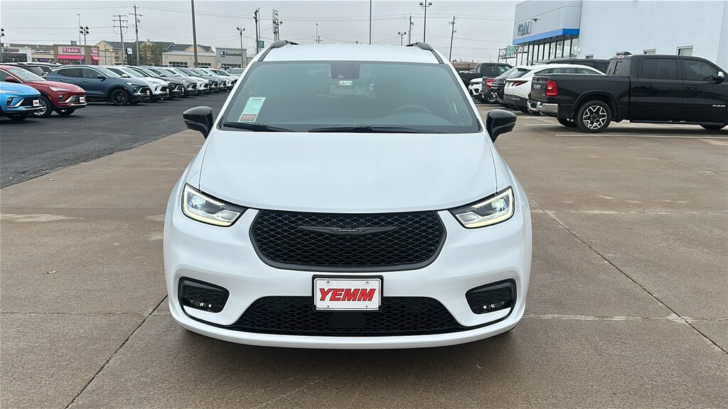 New 2026 Chrysler Pacifica SELECT Passenger Van