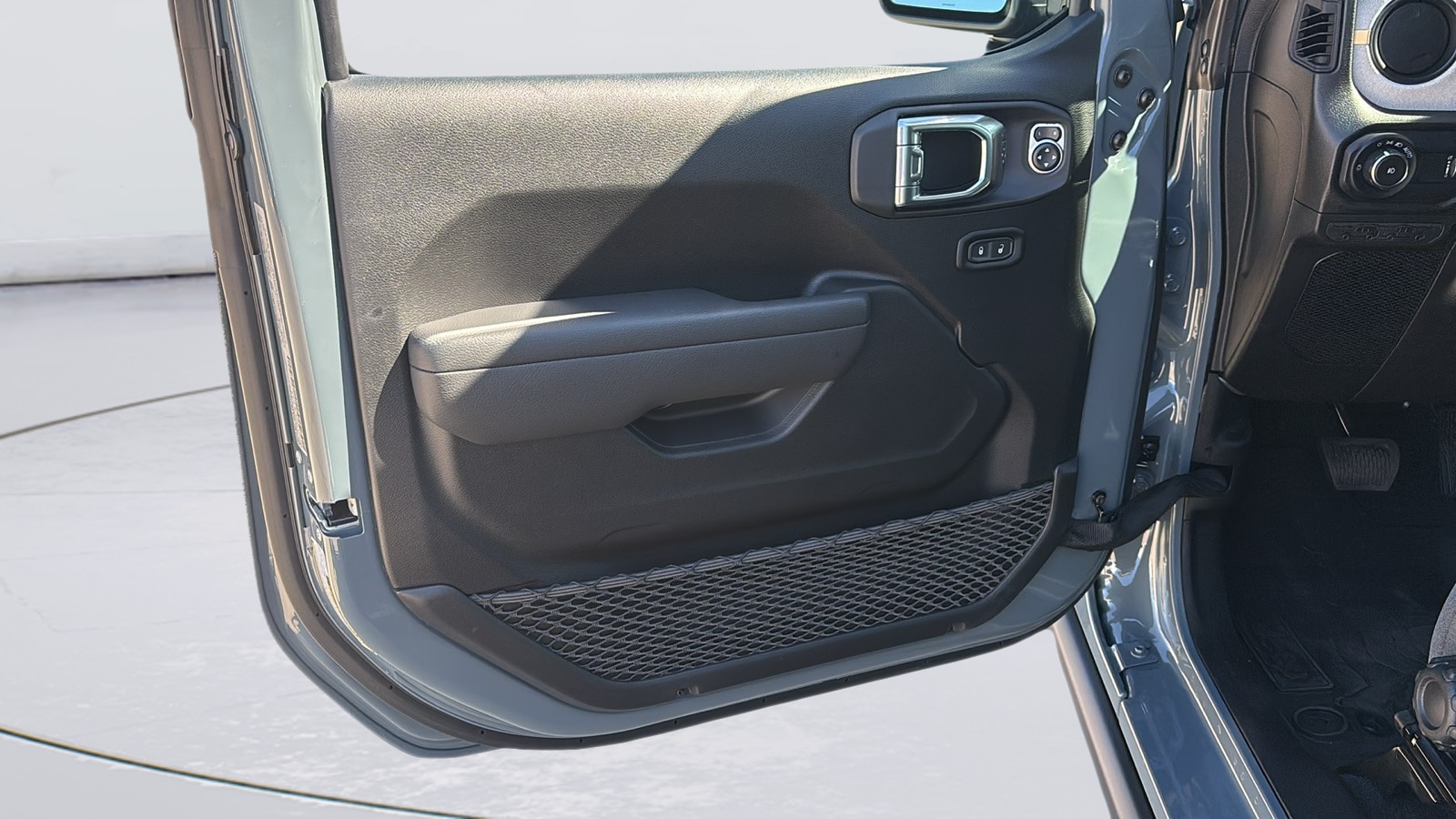 2026 Jeep Wrangler 2-Door Willys - Photo 23