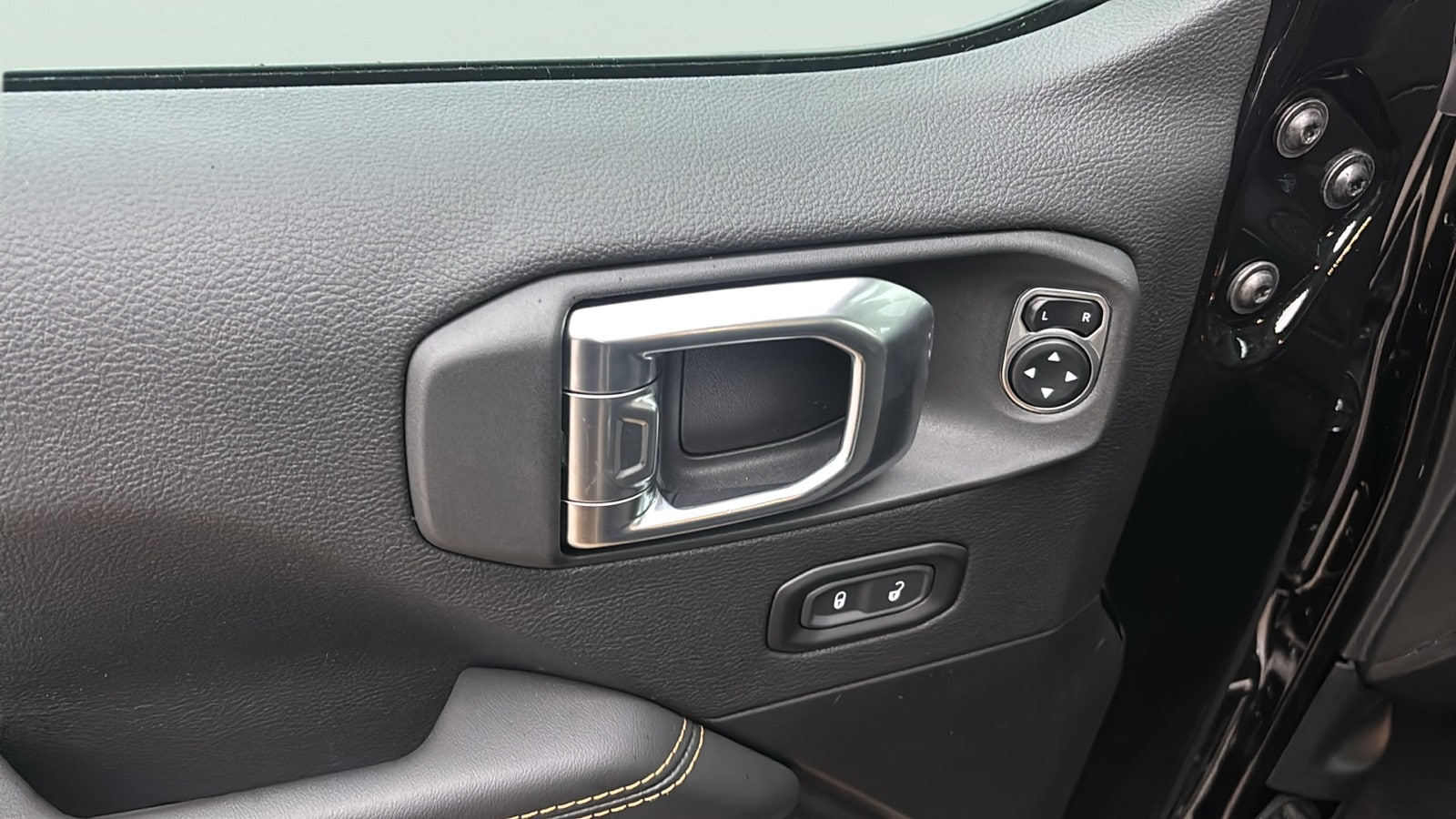 2025 Jeep Wrangler 4-Door Sahara - Photo 27