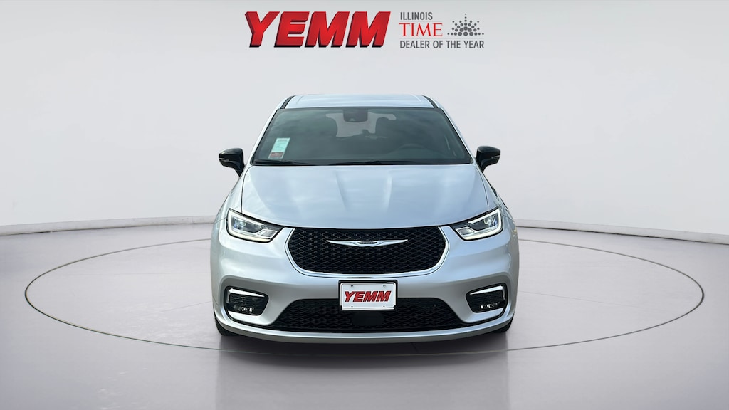 New 2026 Chrysler Pacifica SELECT AWD Passenger Van