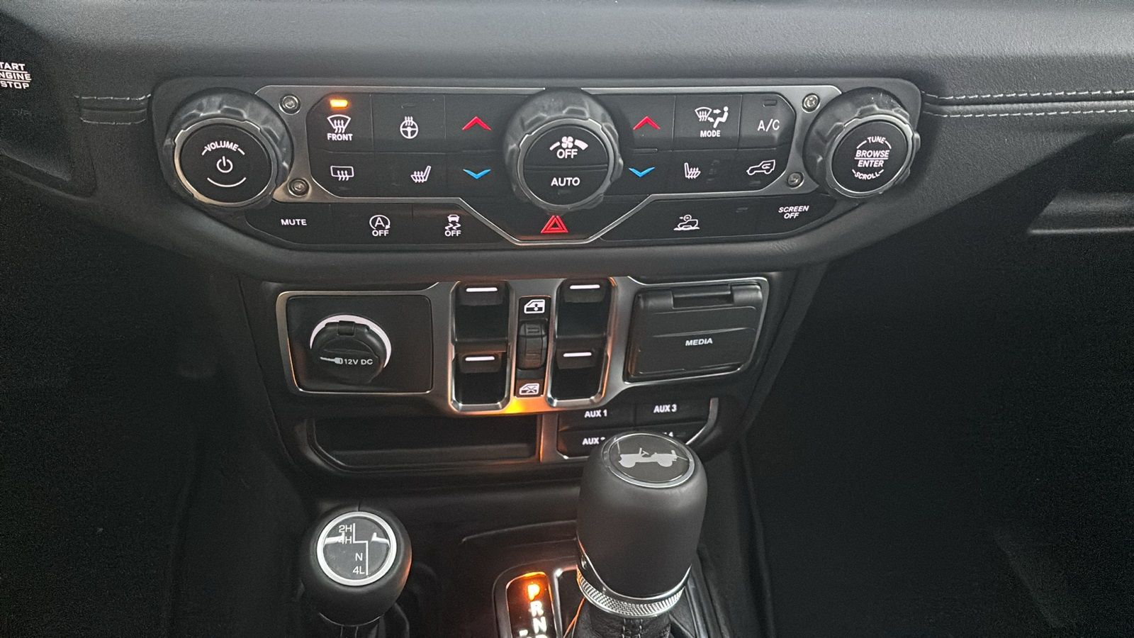2025 Jeep Wrangler 4-Door Sahara - Photo 21