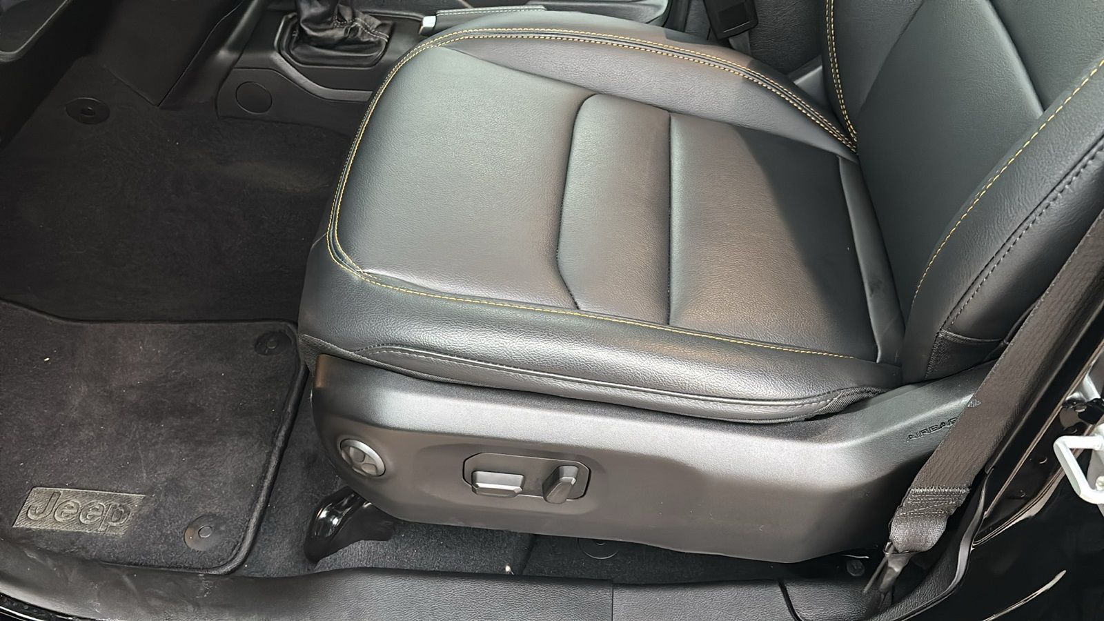 2025 Jeep Wrangler 4-Door Sahara - Photo 25