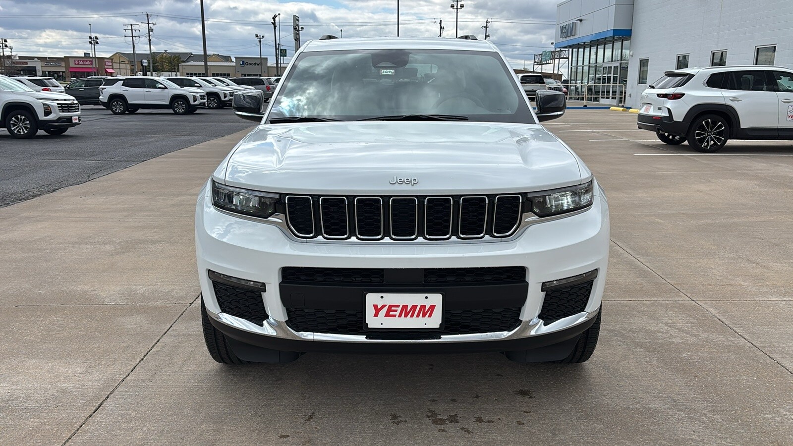 2025 Jeep Grand Cherokee L photo 3