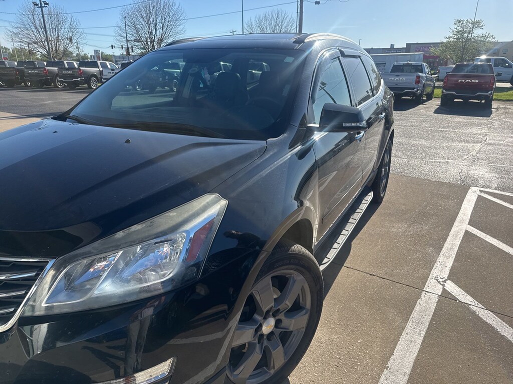 Used 2017 Chevrolet Traverse 2LT SUV