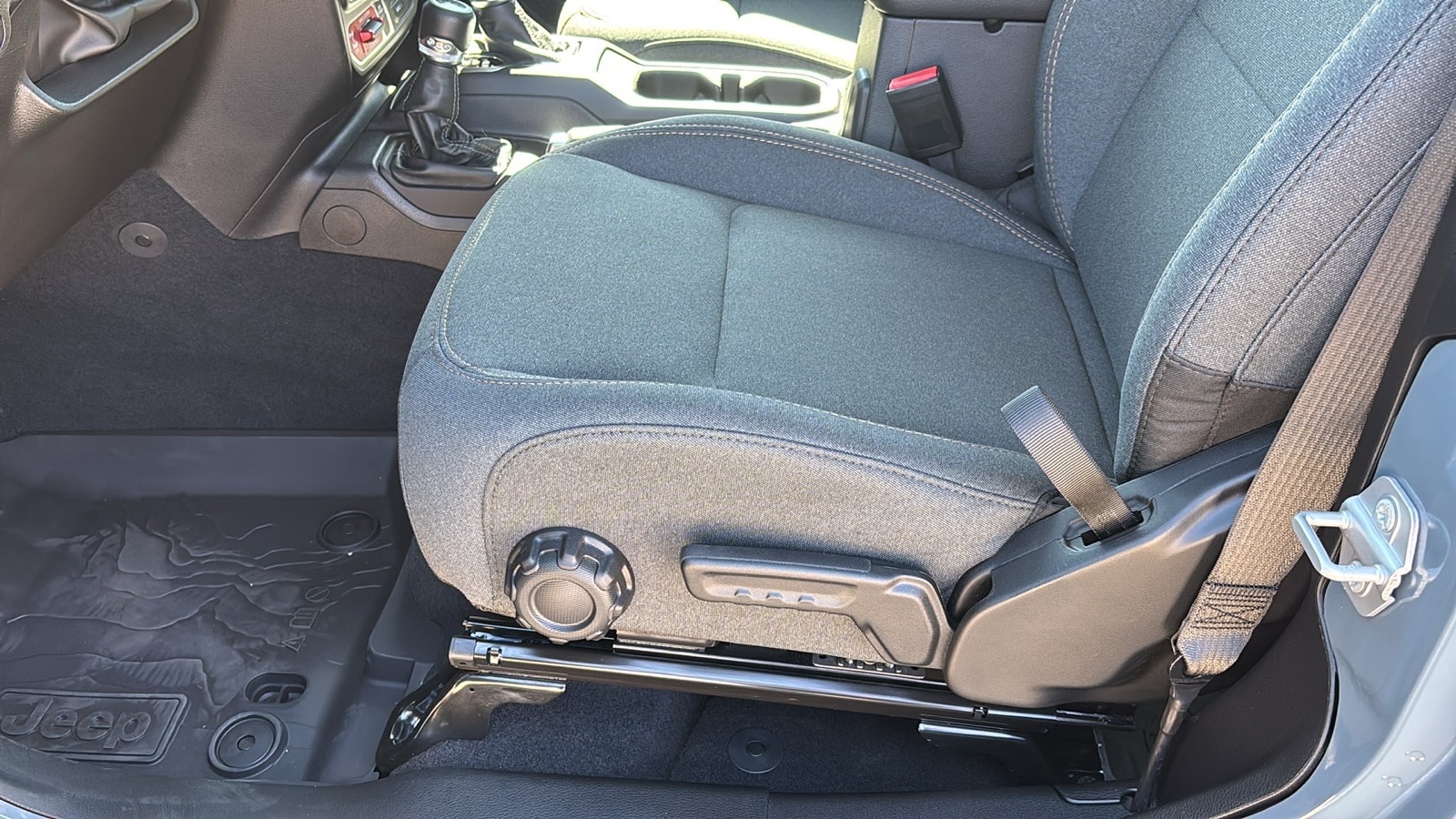 2026 Jeep Wrangler 2-Door Willys - Photo 22