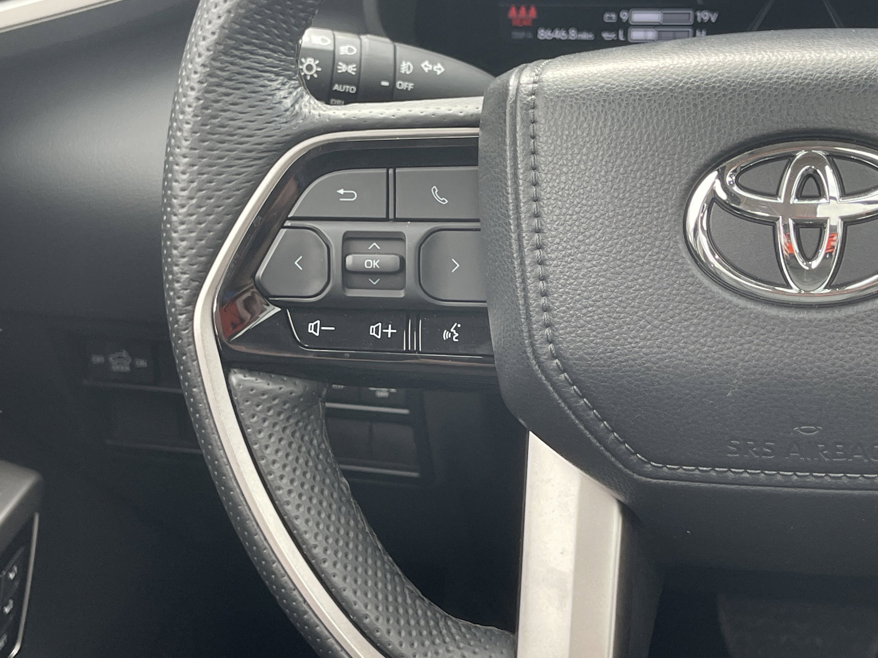 2024 Toyota Tundra Limited - Photo 16