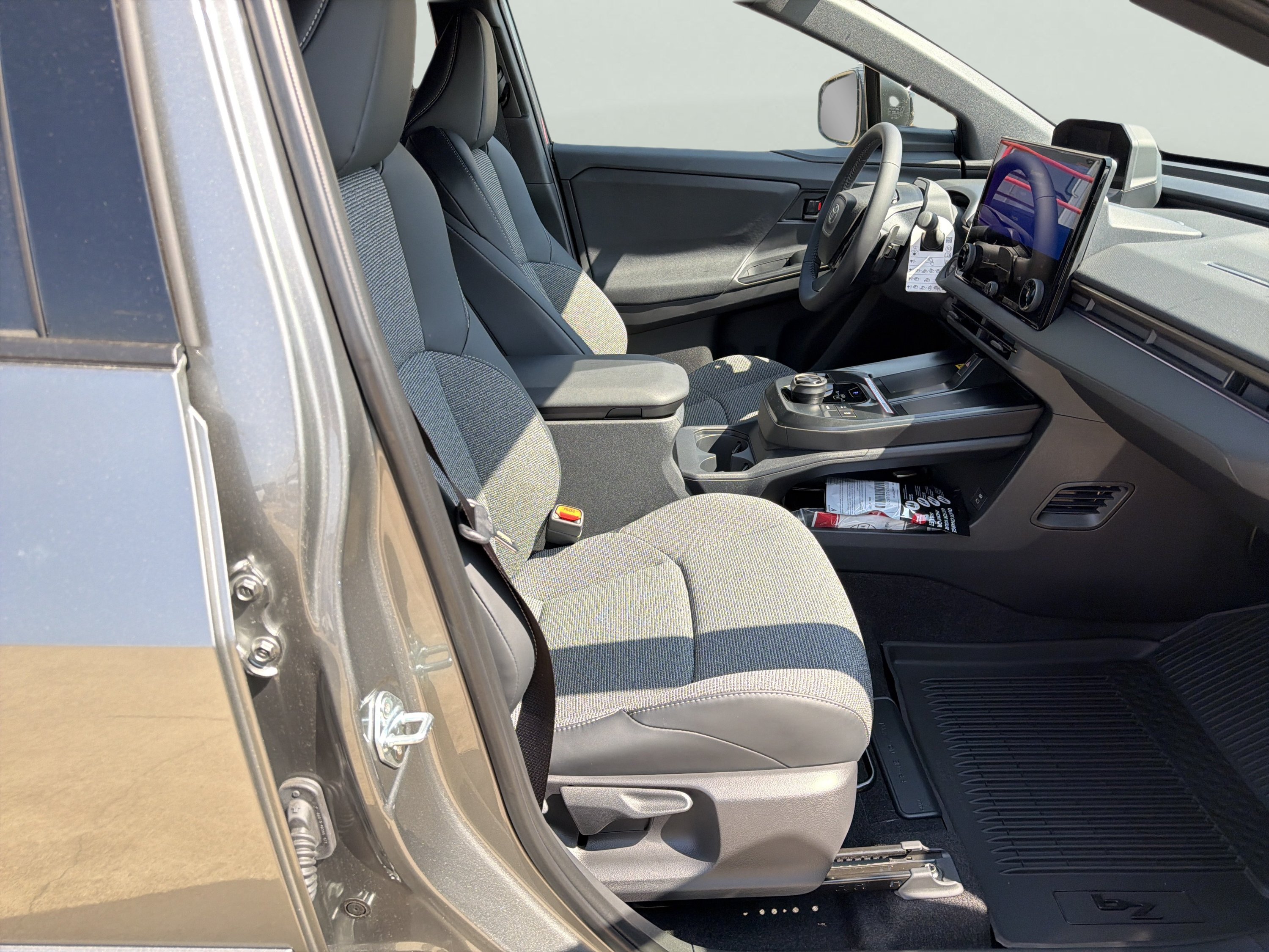 2026 Toyota bZ XLE - Photo 15