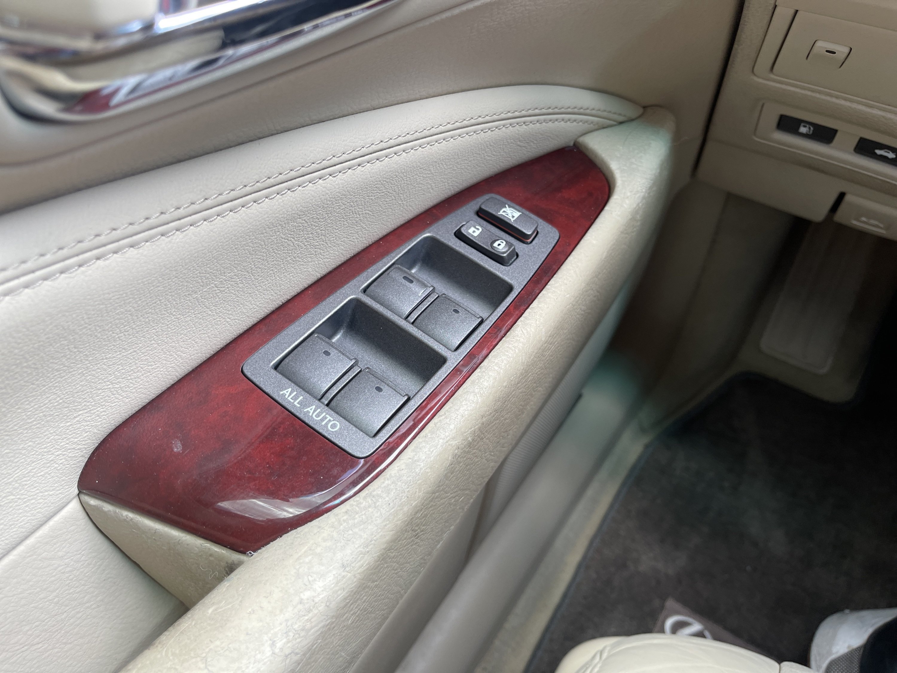 2012 Lexus LS Base - Photo 17