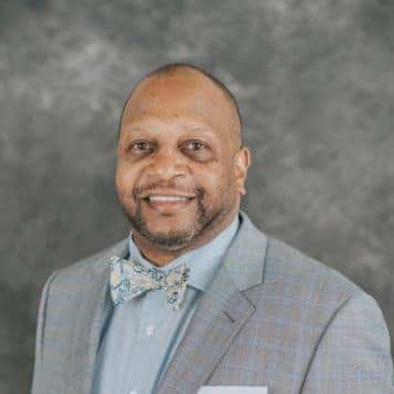 Staff member James Washington from ID_4ed69d