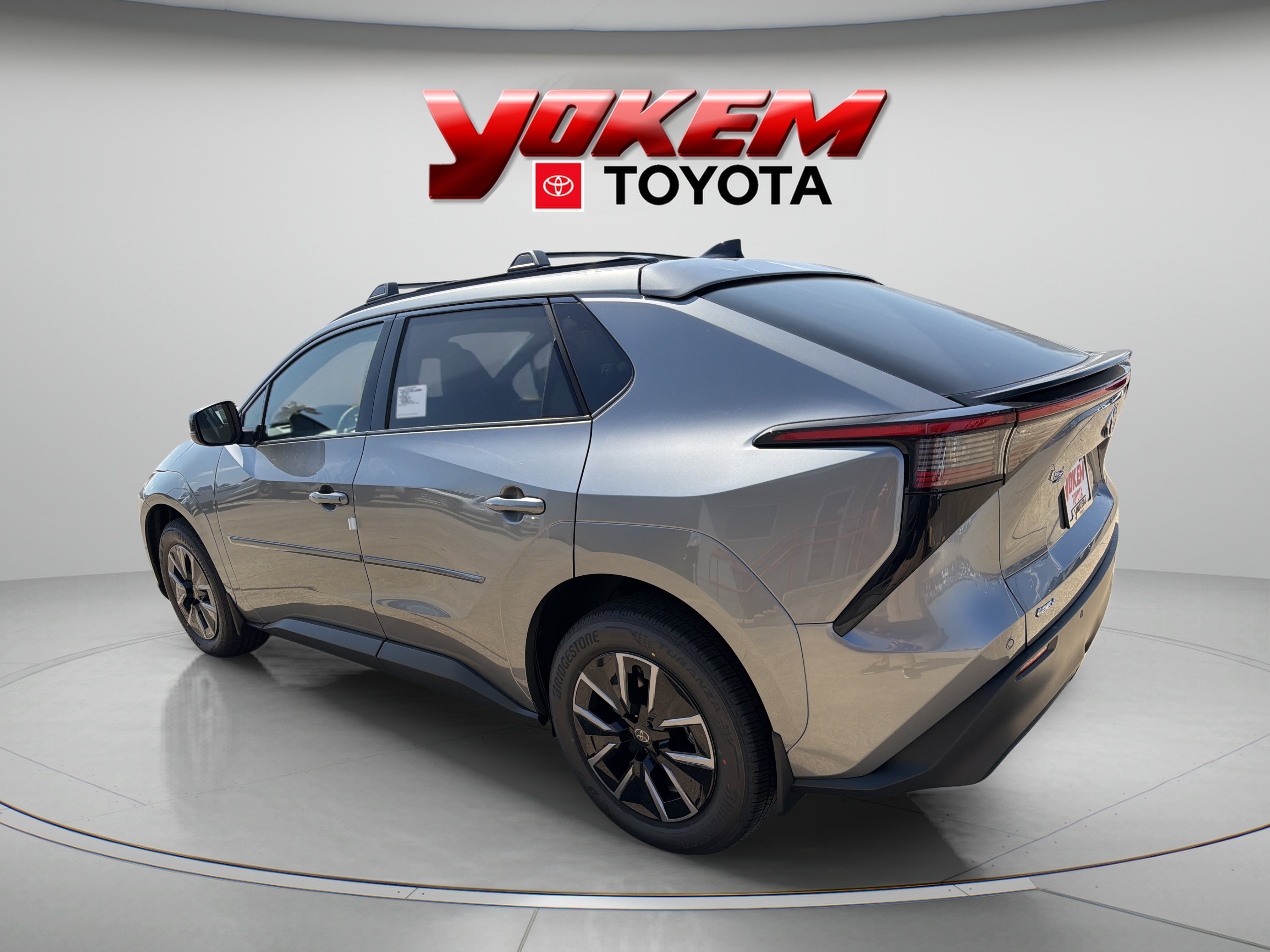 2026 Toyota bZ XLE - Photo 6