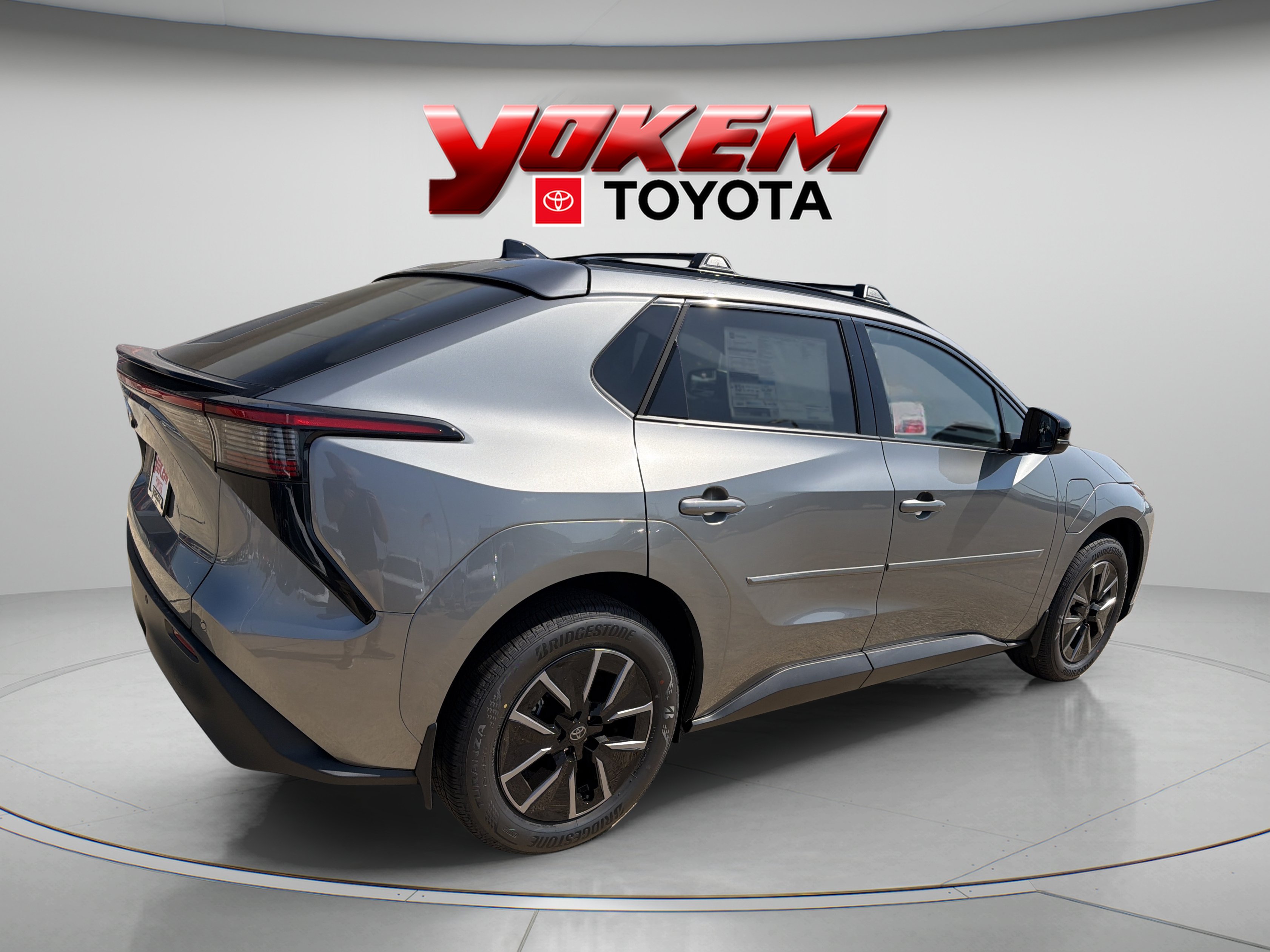 2026 Toyota bZ XLE - Photo 8