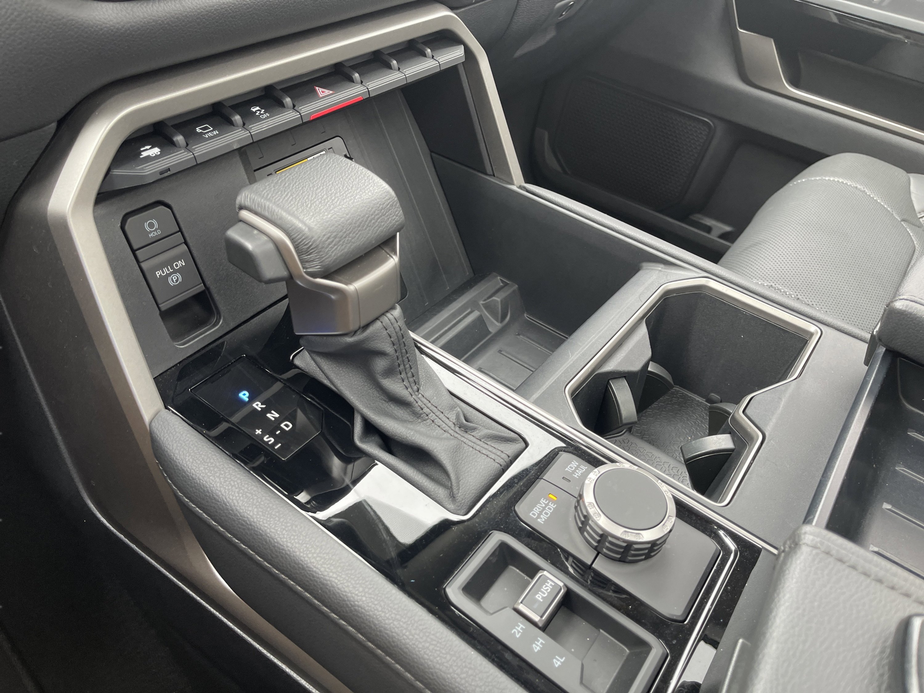 2024 Toyota Tundra Limited - Photo 24