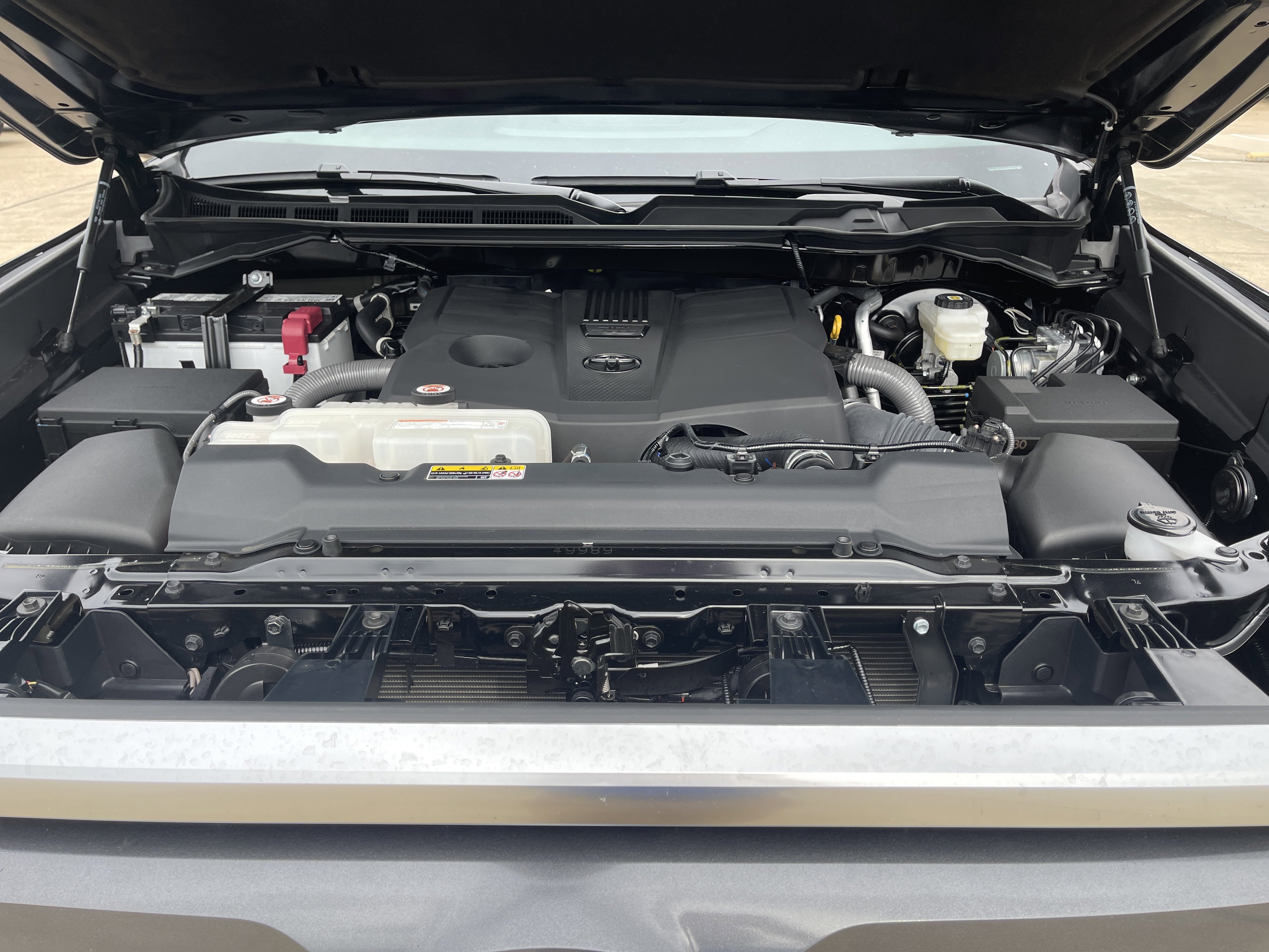 2024 Toyota Tundra Limited - Photo 8