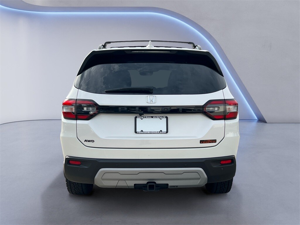 2023 Honda Pilot TrailSport photo 3
