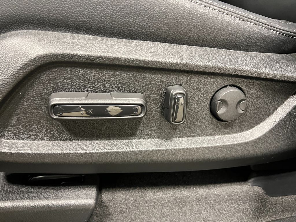 2025 Honda Pilot Touring - Photo 14