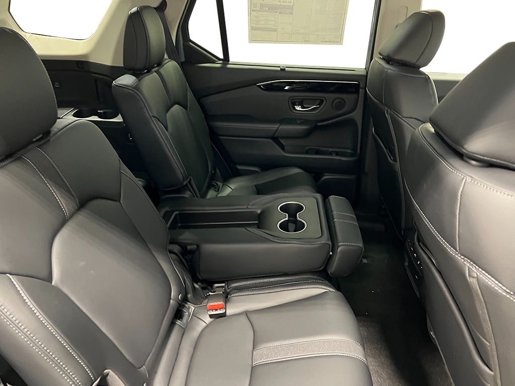 2025 Honda Pilot Touring - Photo 38