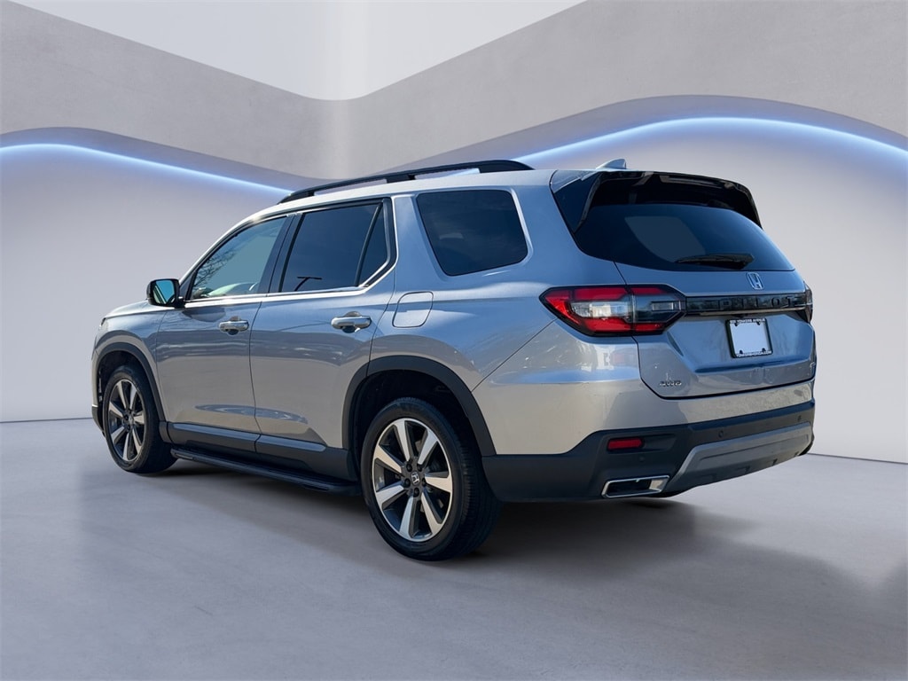 2023 Honda Pilot Touring photo 2