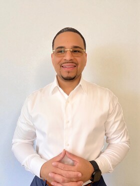 Staff member Eliones Romero from ID_019dbe