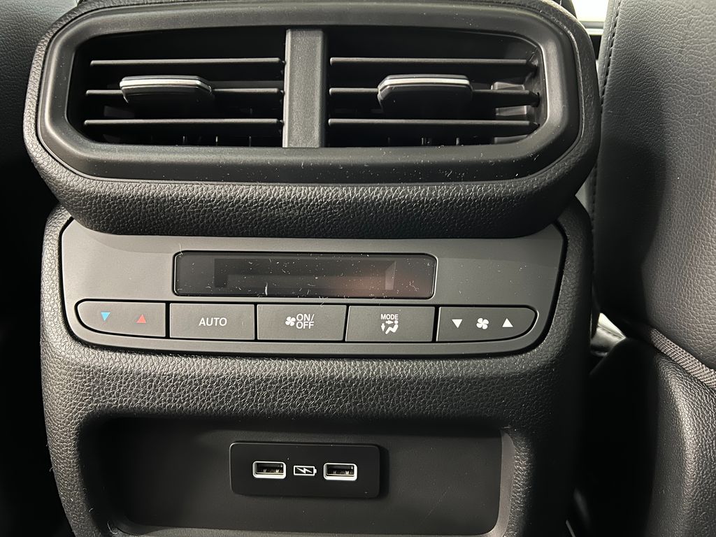 2025 Honda Pilot Touring - Photo 31