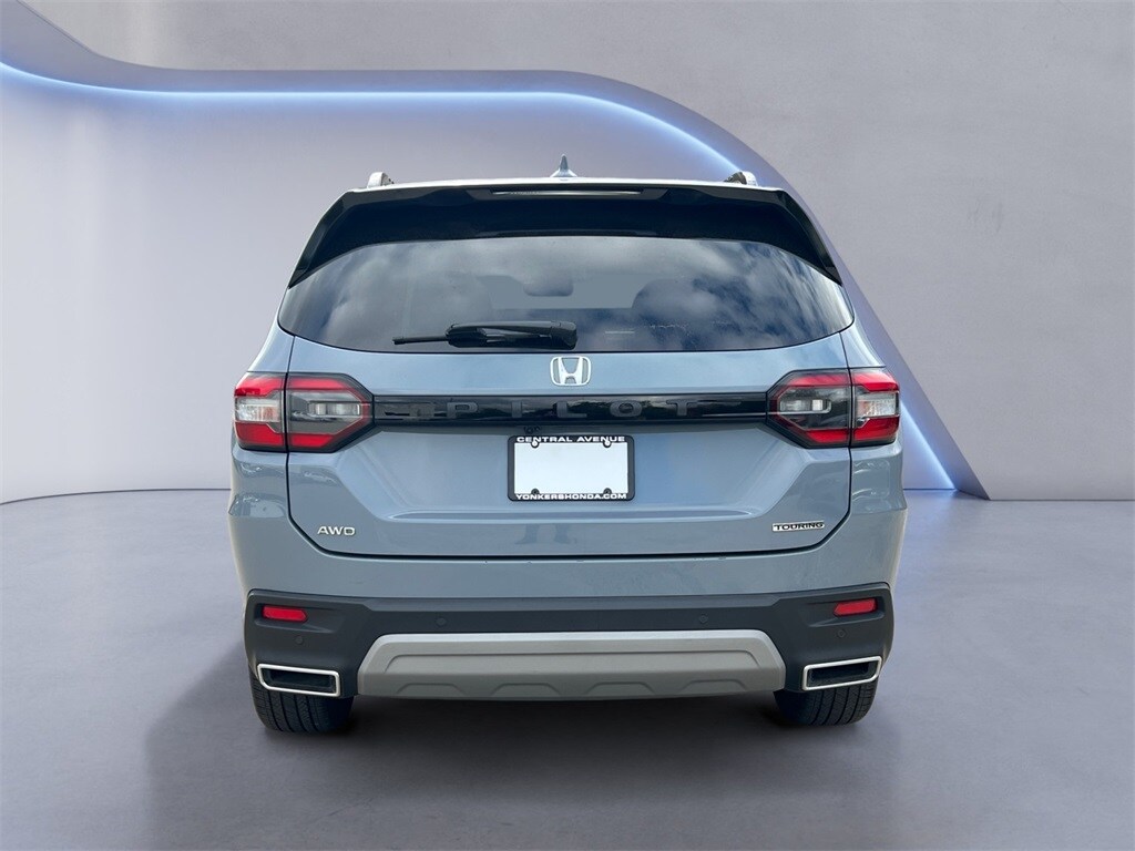 2023 Honda Pilot Touring photo 3