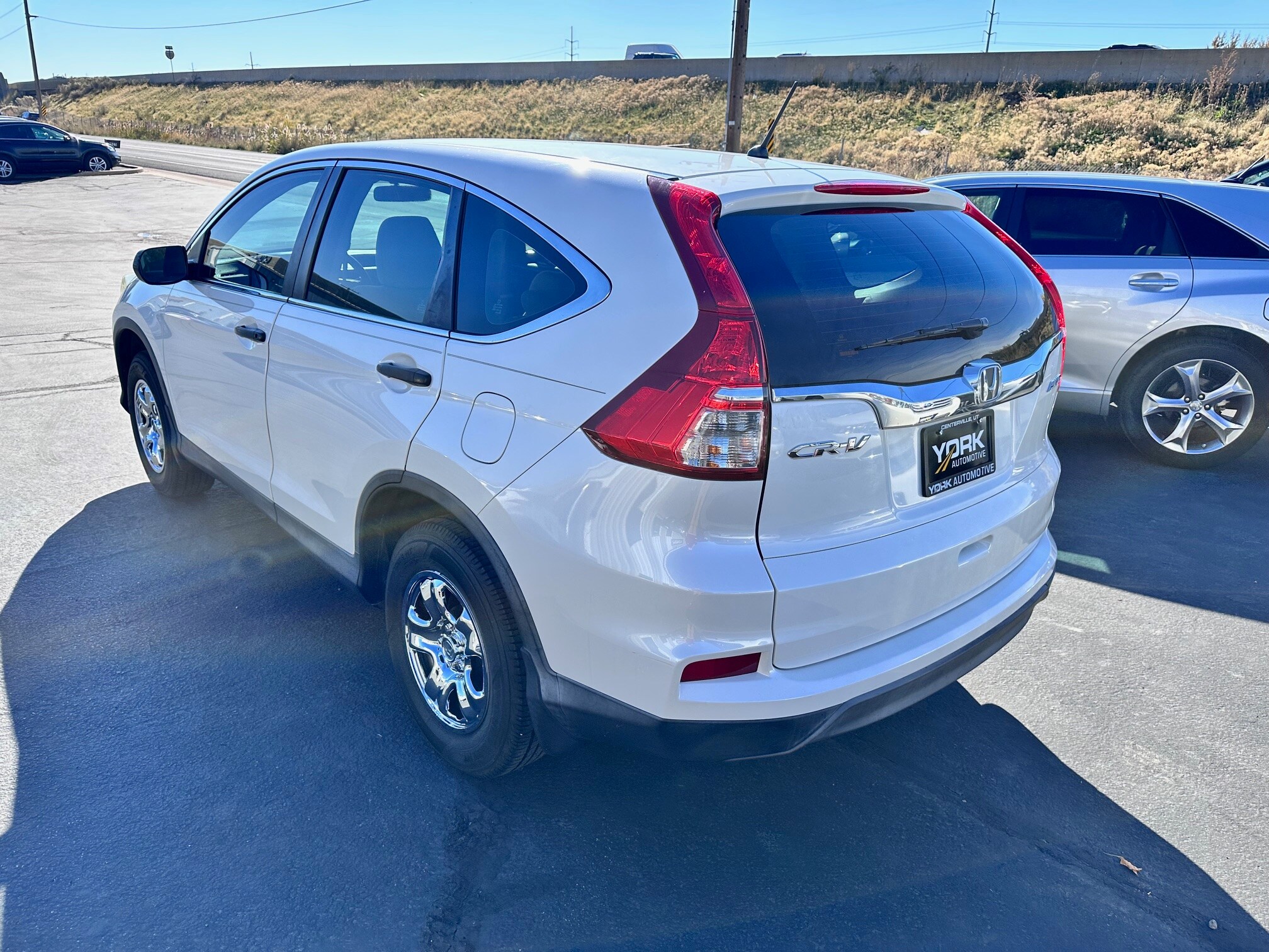 2016 Honda CR-V LX photo 3