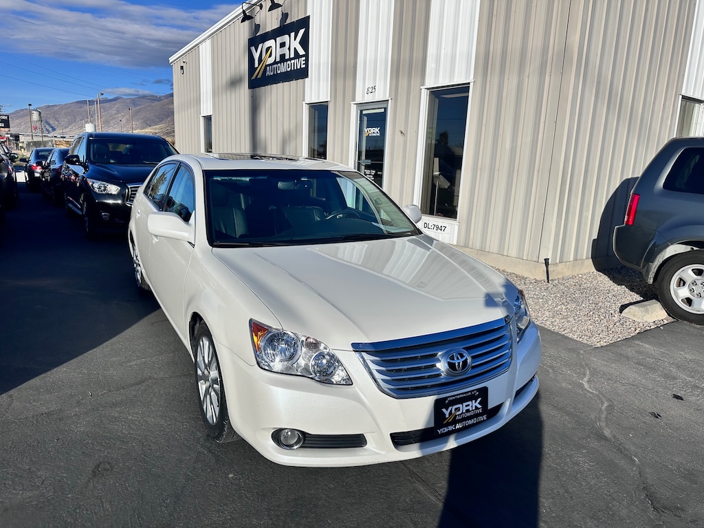 Used 2010 Toyota Avalon XLS Sedan