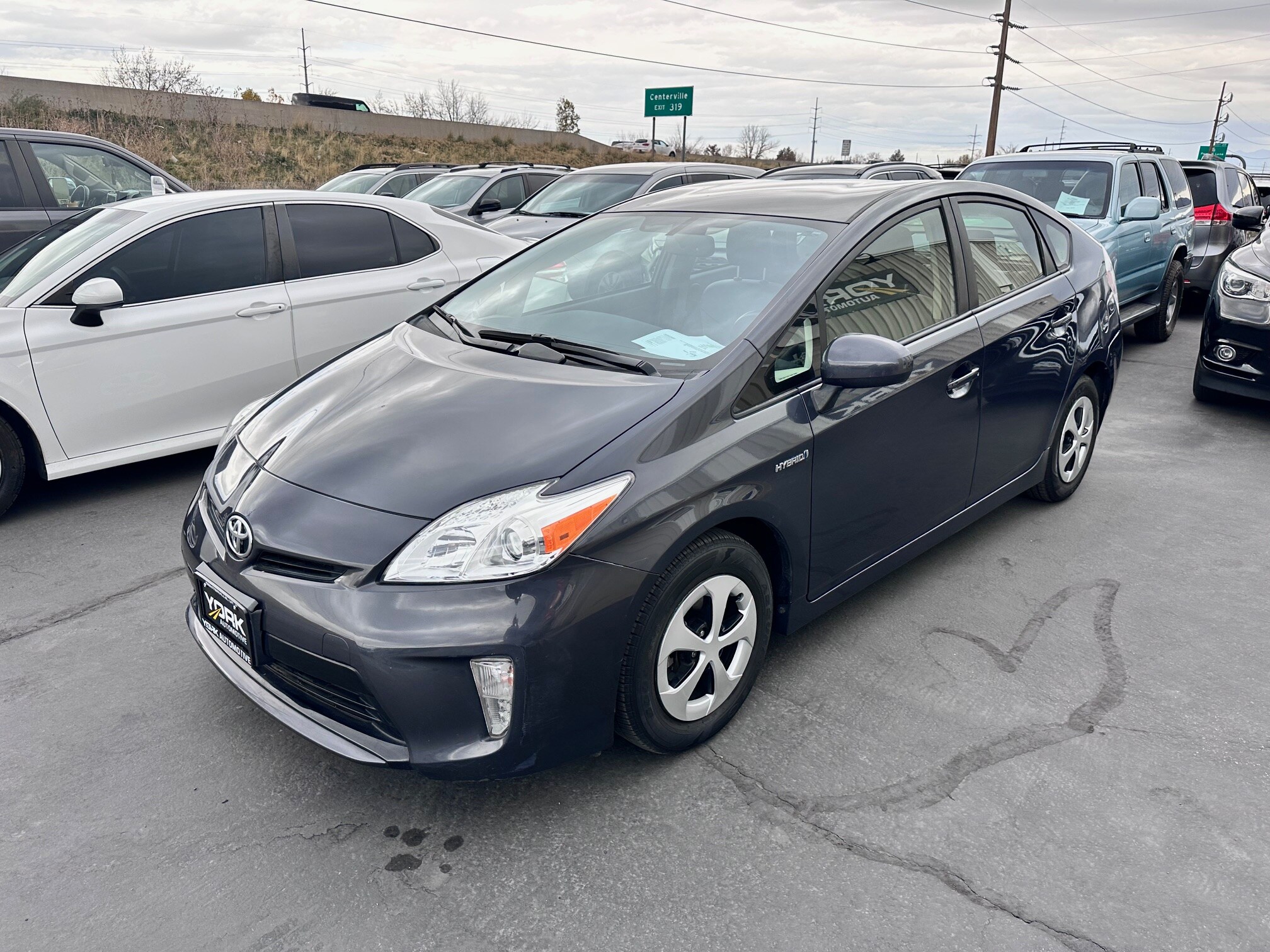 2014 Toyota Prius Four photo 2