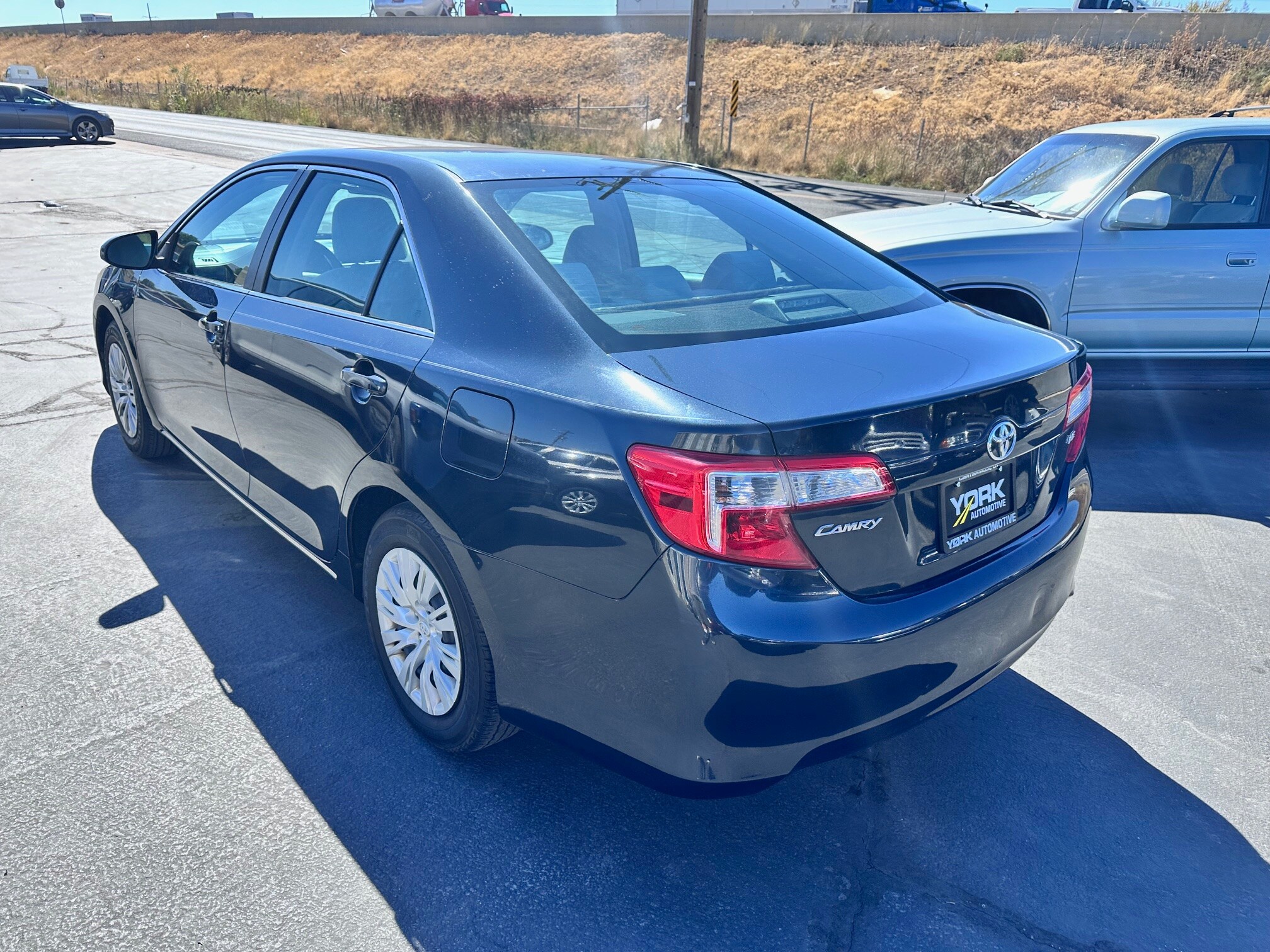 2014 Toyota Camry LE photo 4