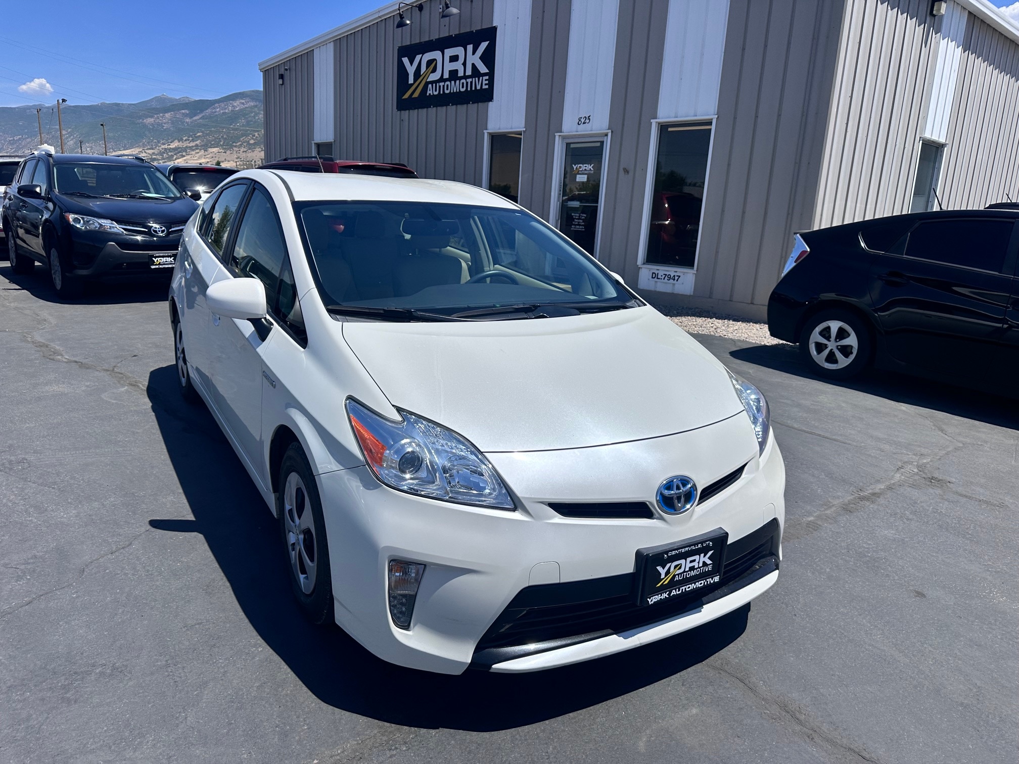 2015 Toyota Prius Four's photo