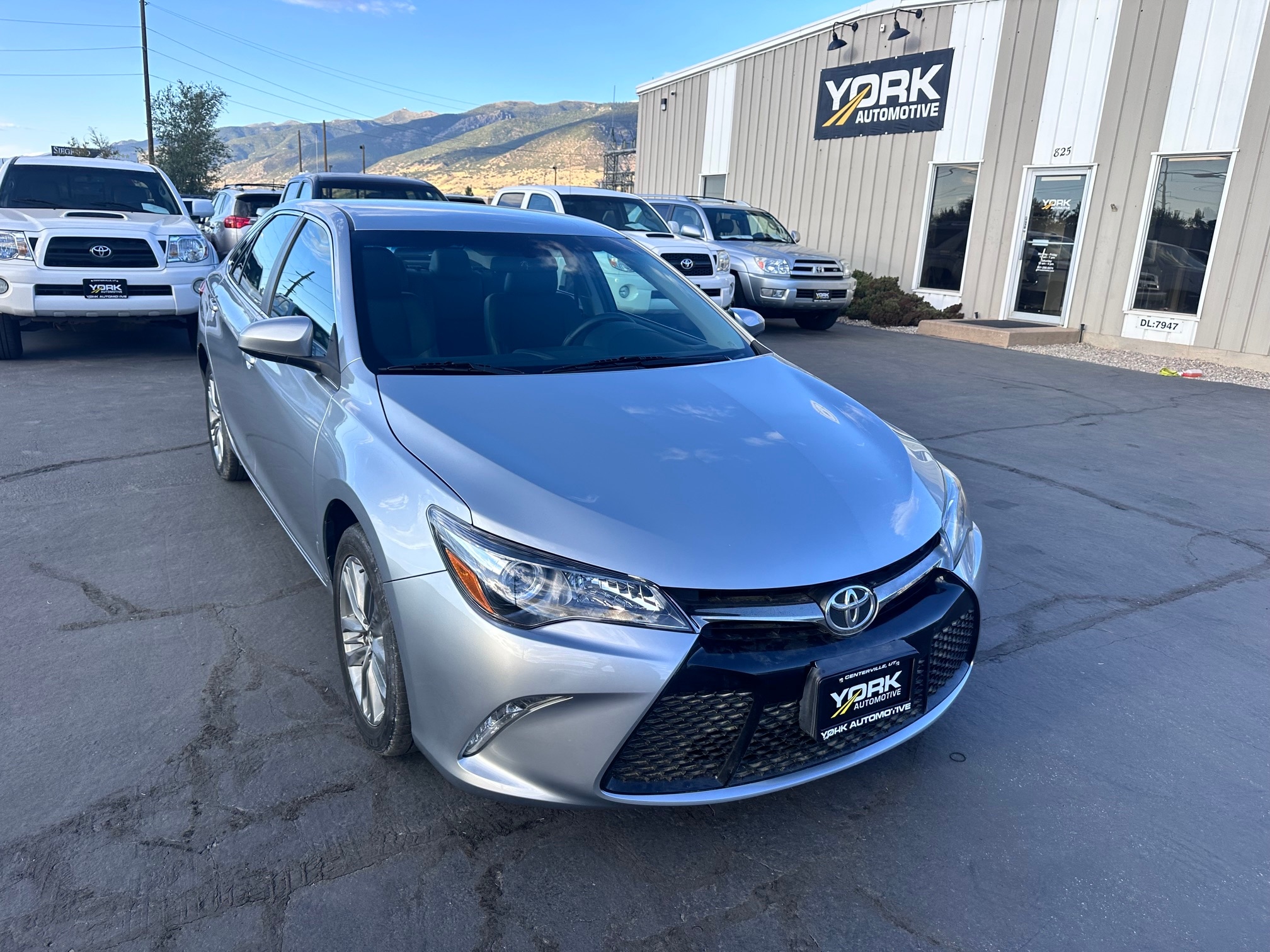 2016 Toyota Camry SE FWD photo