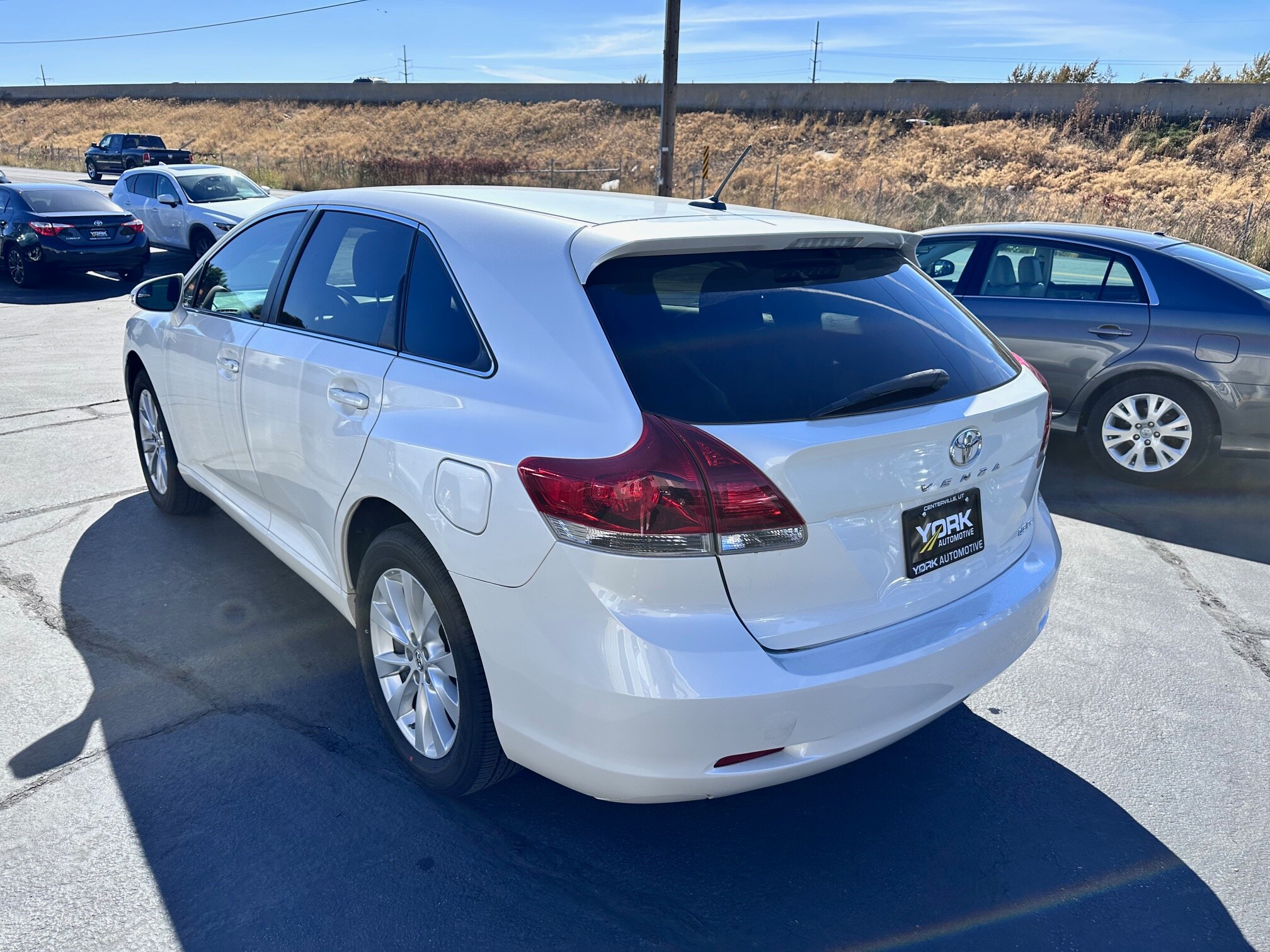 2014 Toyota Venza LE photo 4
