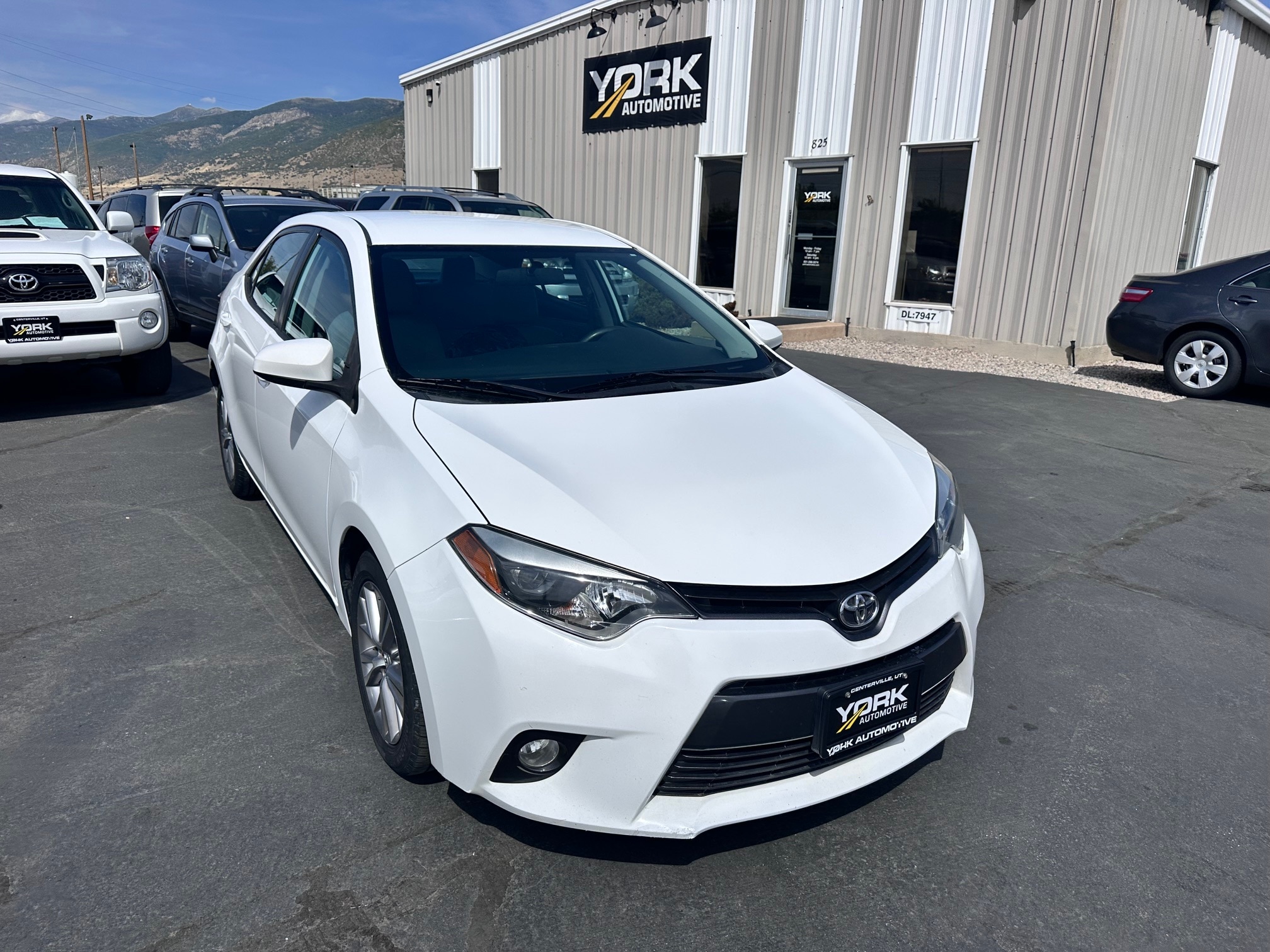 2015 Toyota Corolla LE Plus FWD photo