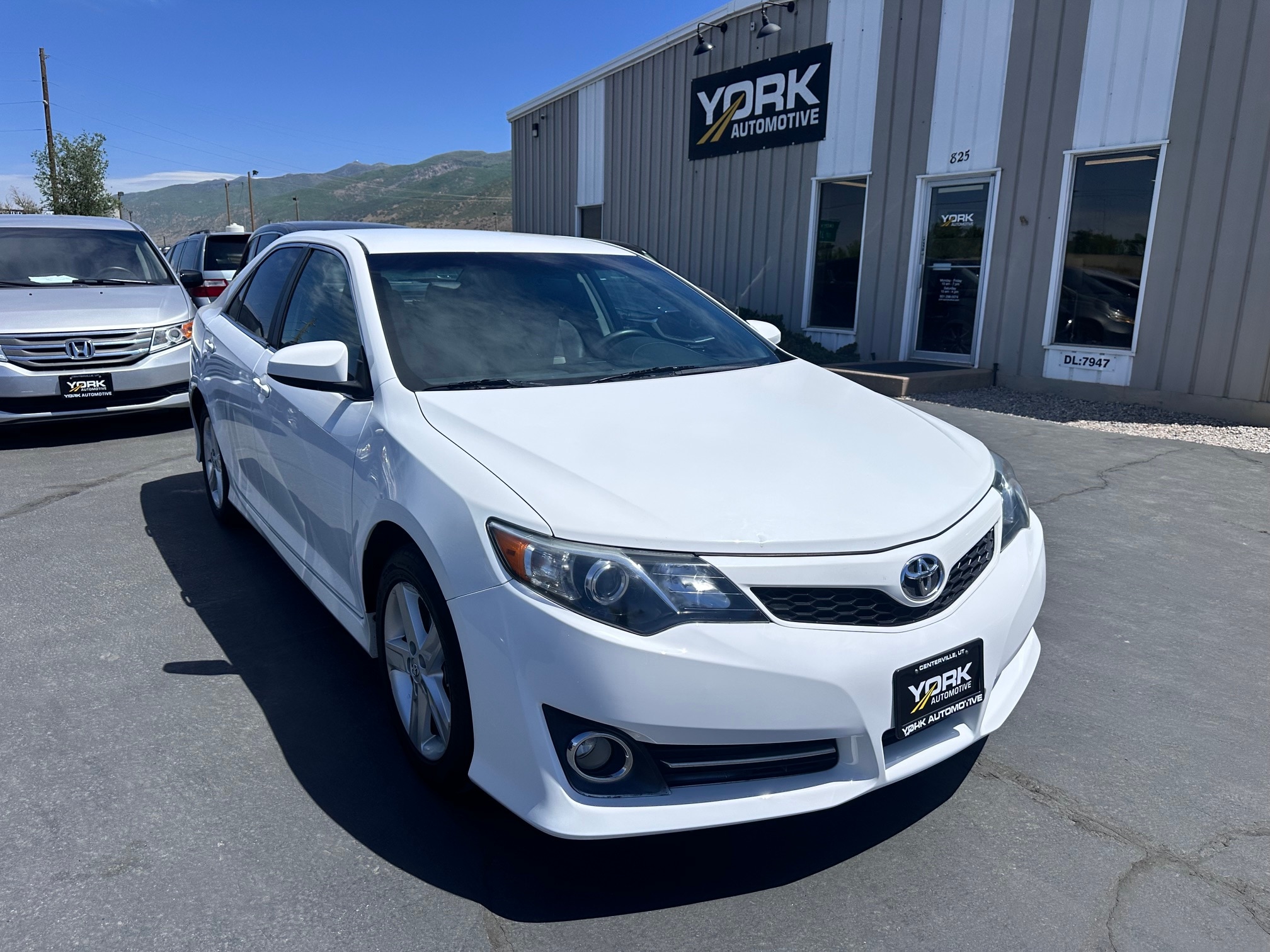 2014 Toyota Camry 2.5 Auto SE's photo