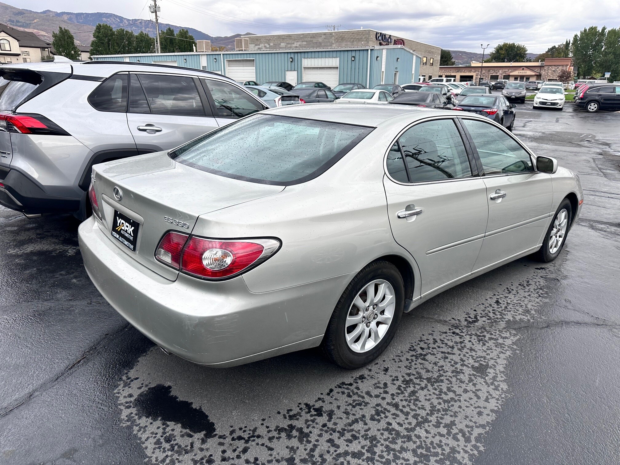 2004 Lexus ES 330 Base photo 3