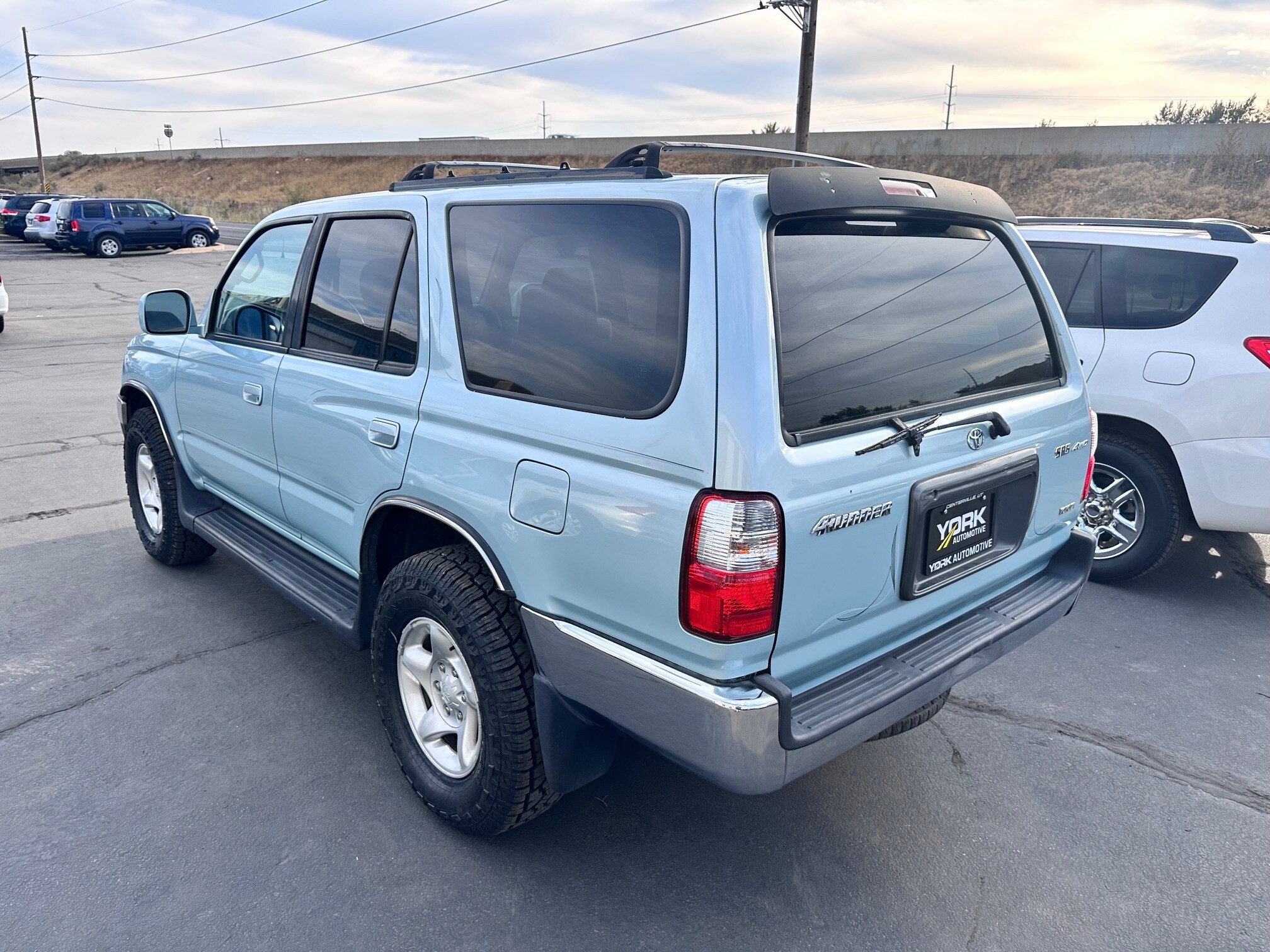 2001 Toyota 4Runner SR5 V6 photo 4