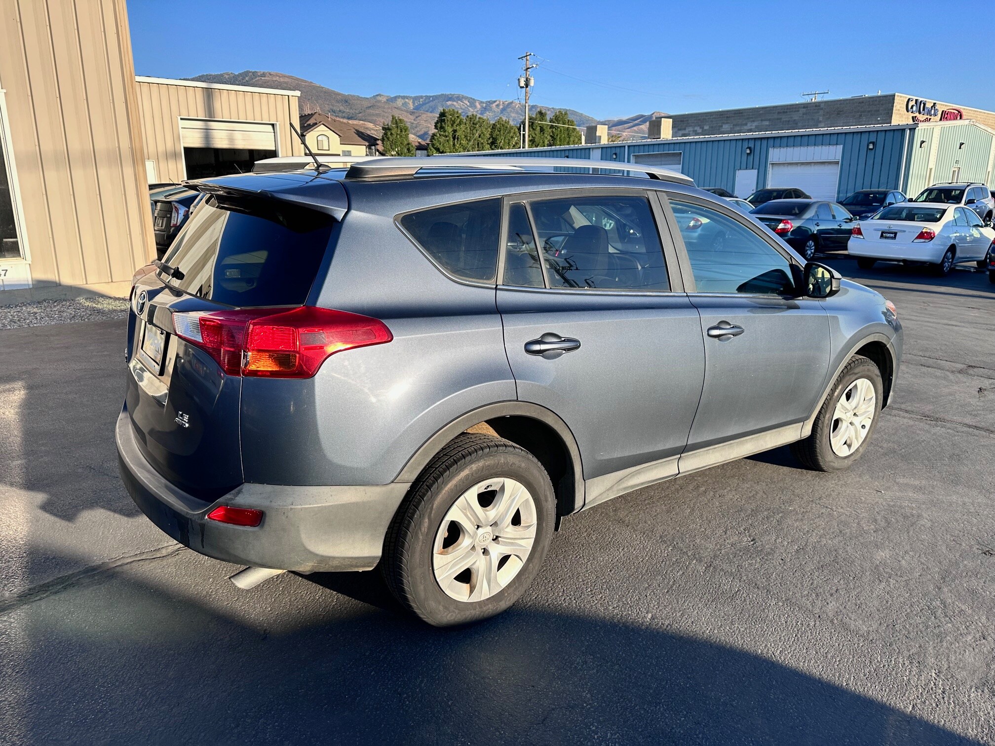 2013 Toyota RAV4 LE photo 3