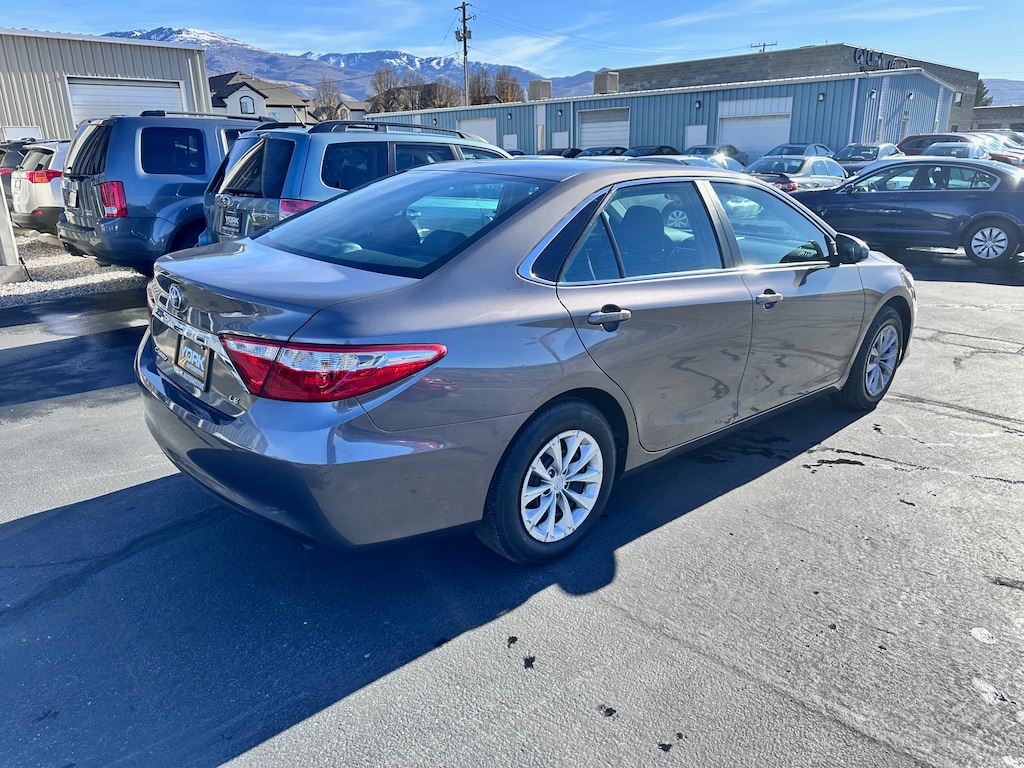 Used 2017 Toyota Camry LE Sedan
