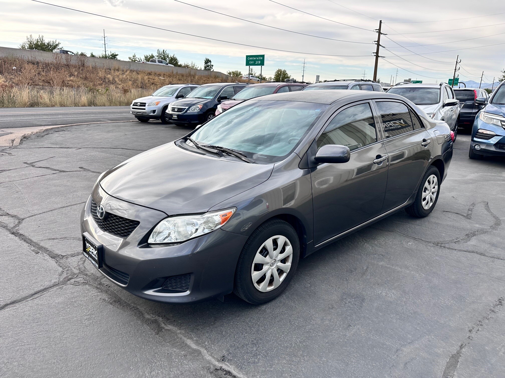 2009 Toyota Corolla LE photo 2