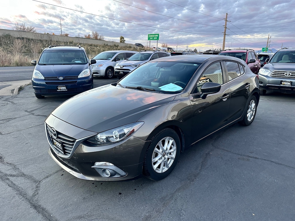 Used 2015 Mazda Mazda3 i Touring Hatchback