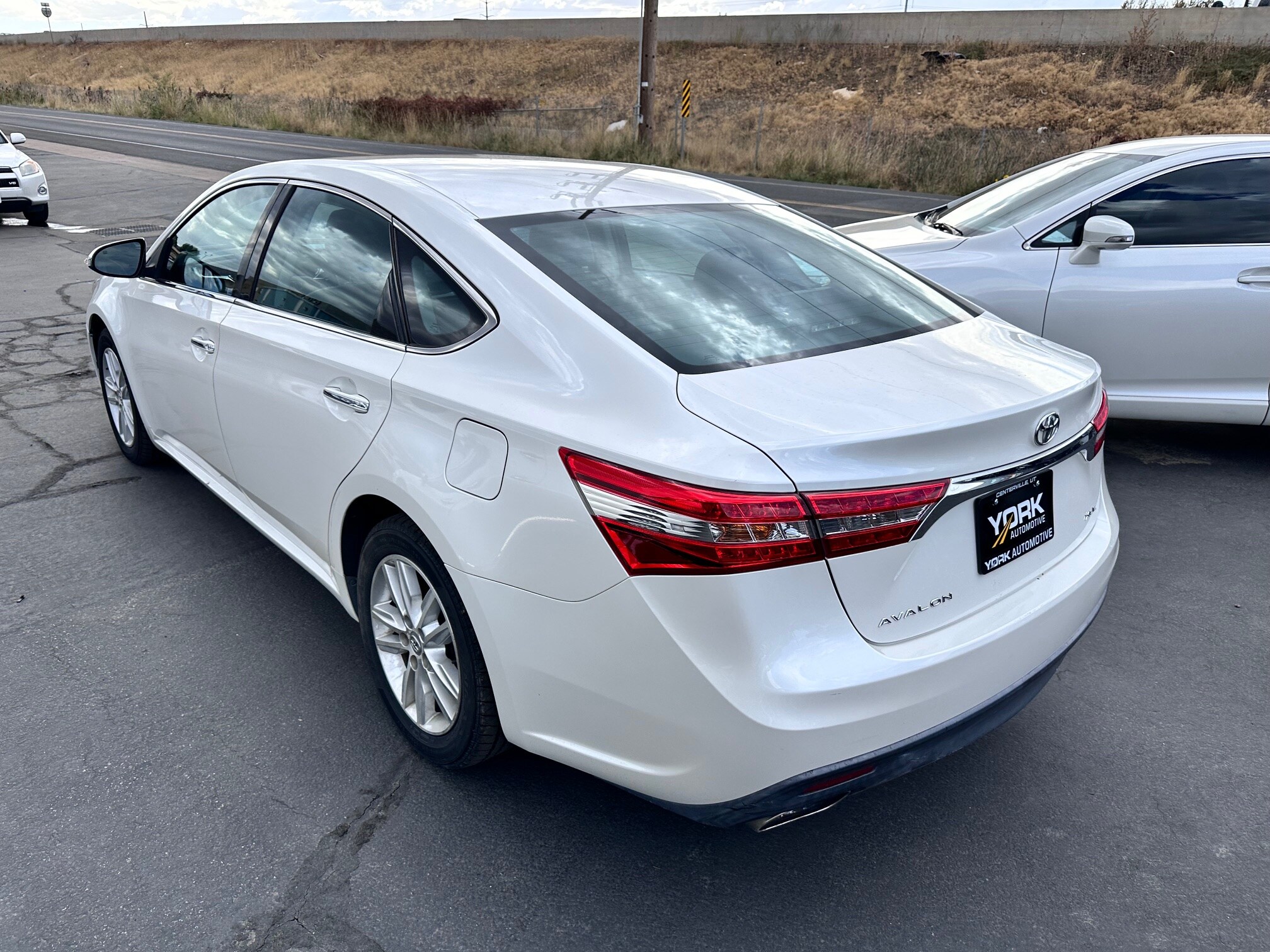 2013 Toyota Avalon XLE photo 4