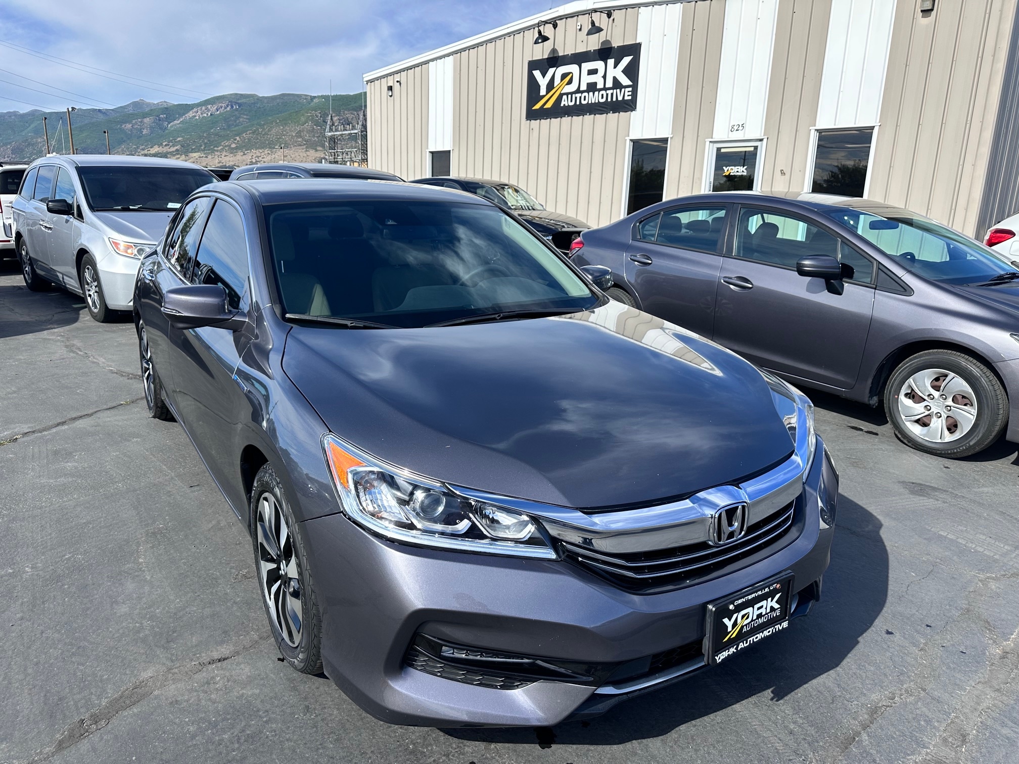 2017 Honda Accord Hybrid's photo