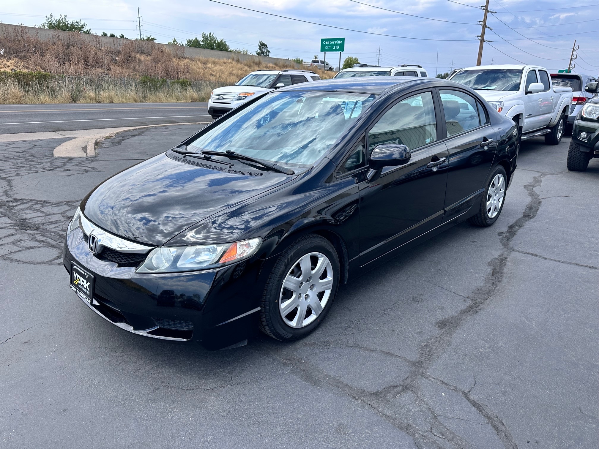 2011 Honda Civic LX - Photo 2